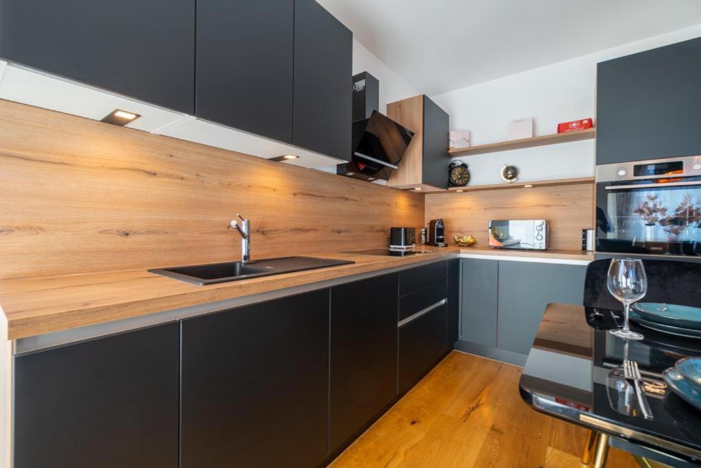 Bennett Apartment