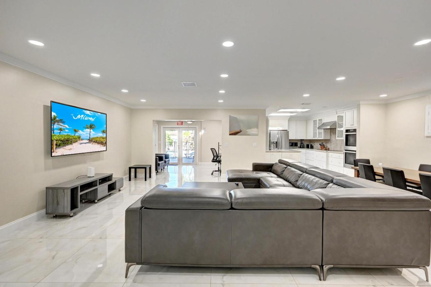 Premium Luxury 5BR Villa near Hollywood Beach