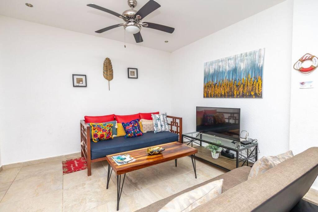 Spotless 3 BRs house w/ pool view 4