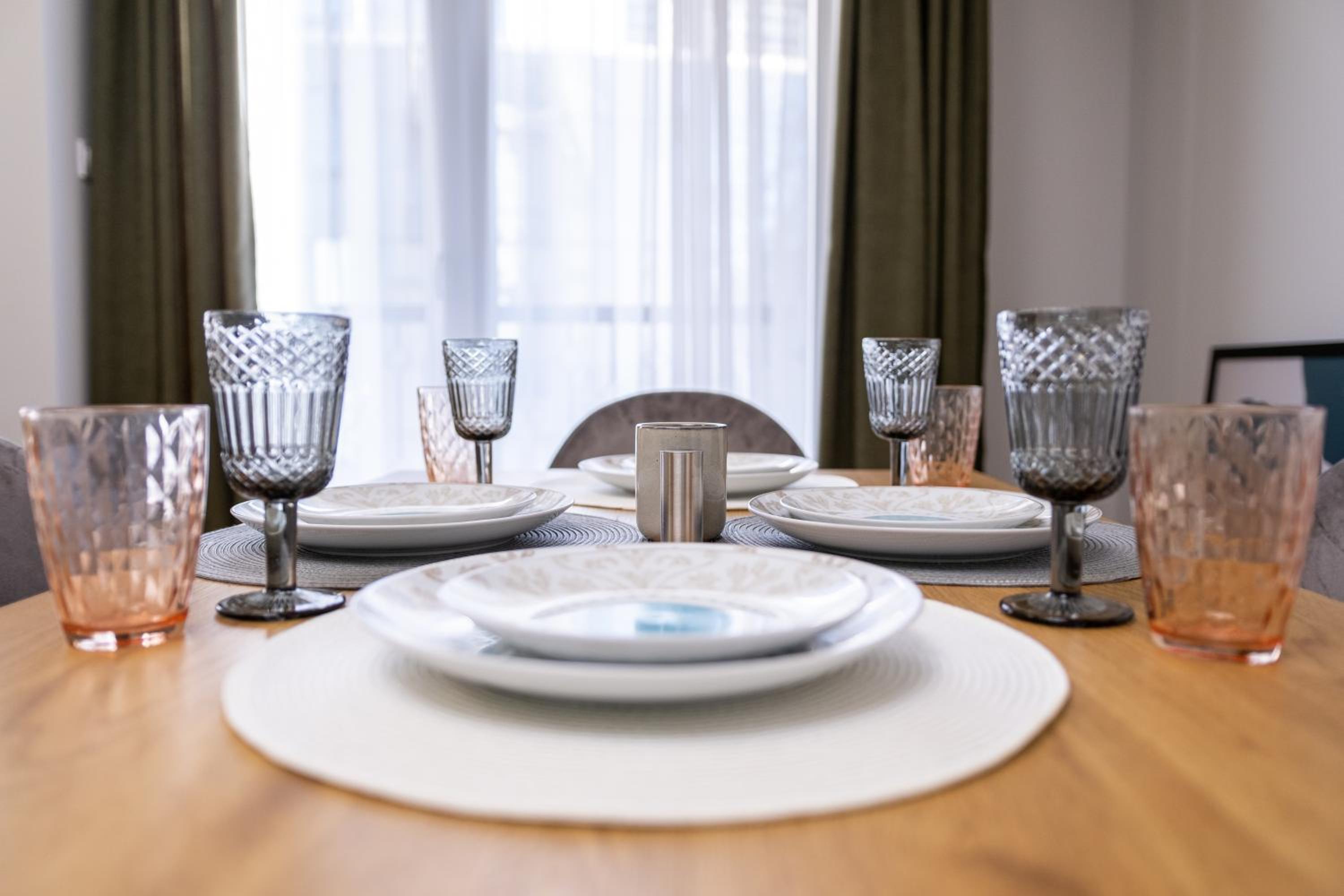Modern & Elegant City Center Apartments