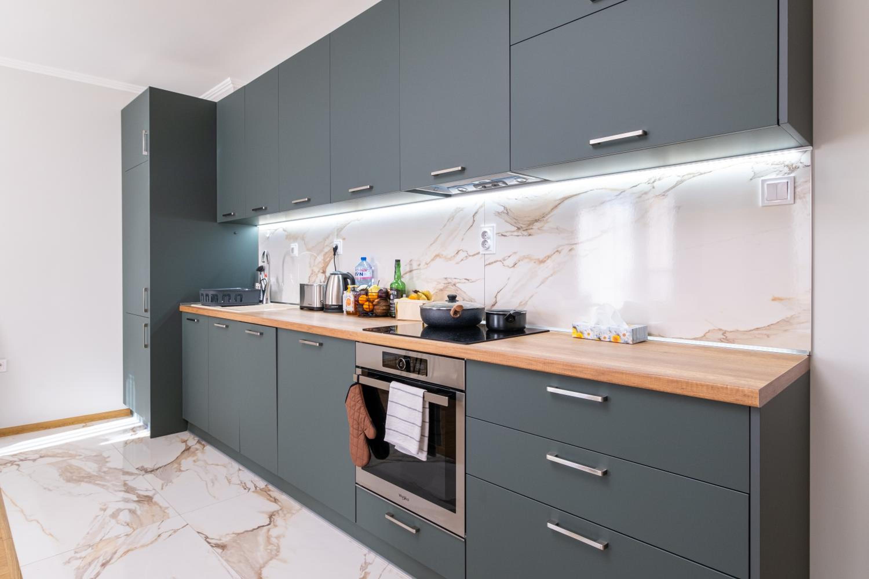 Modern & Elegant City Center Apartments
