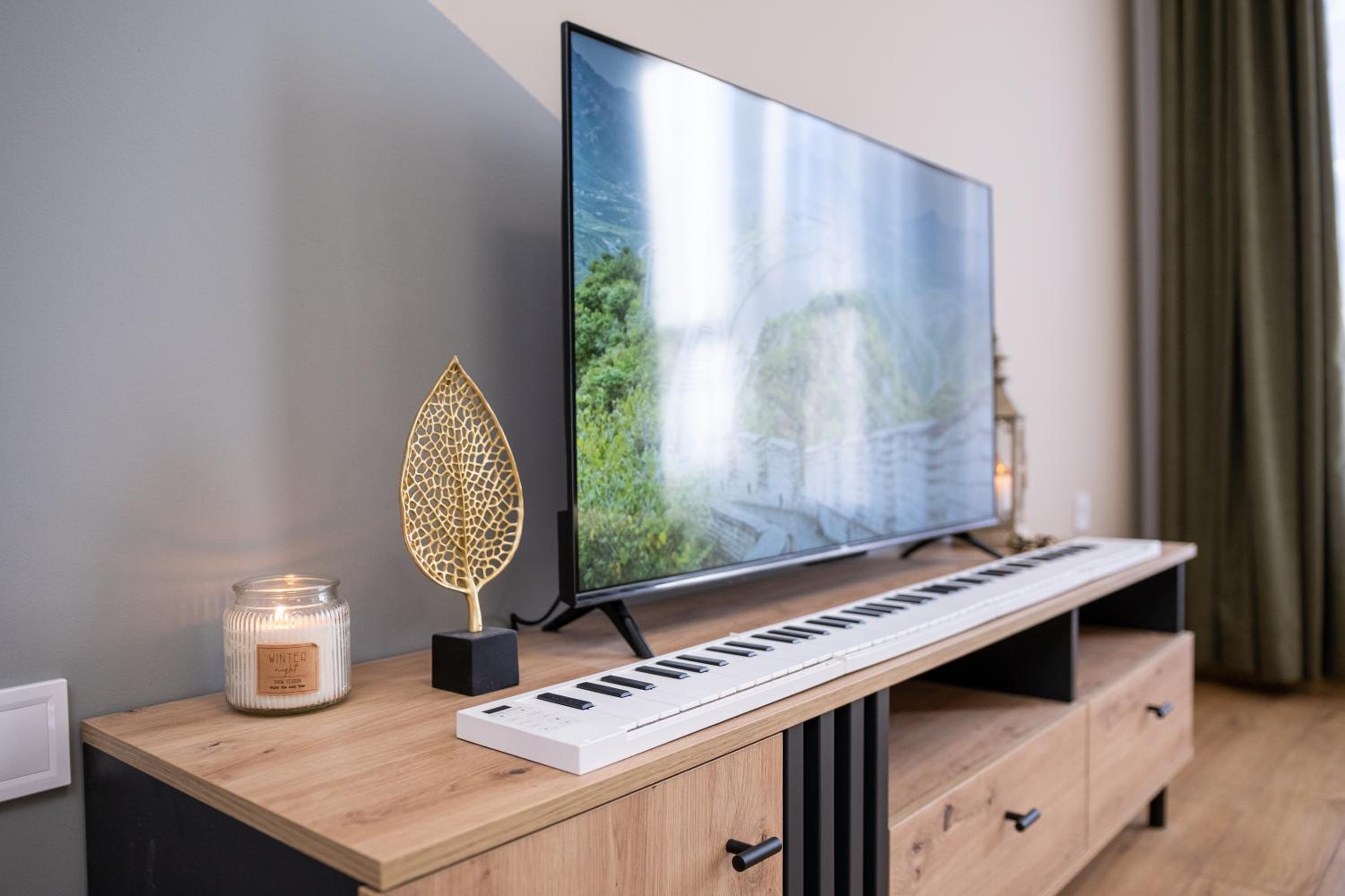 Modern & Elegant City Center Apartments