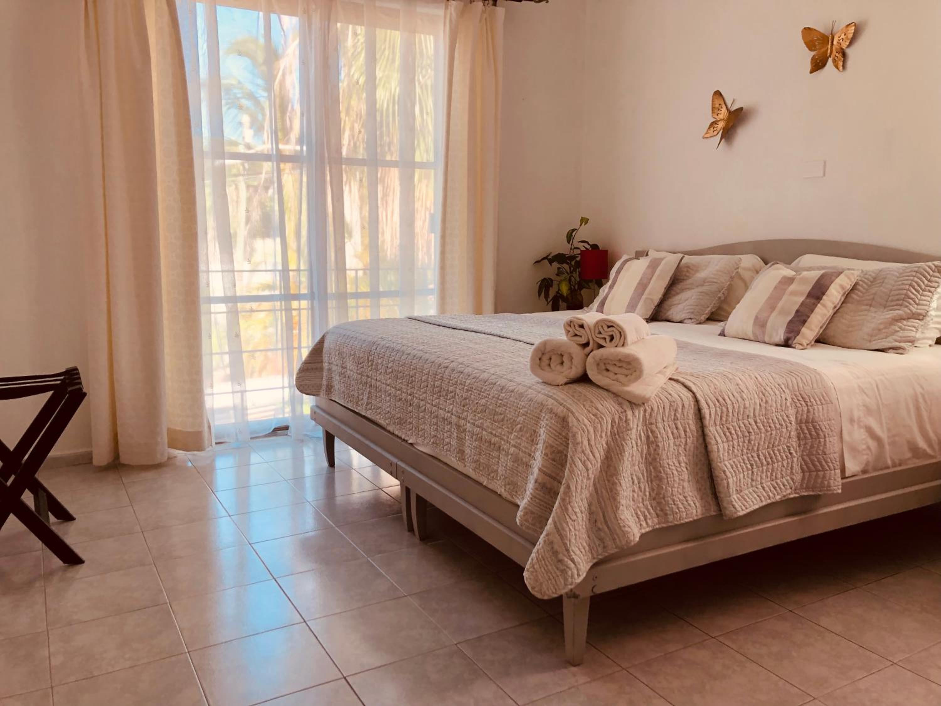 Beautiful Home by the Beach - 3Bedrooms, 2.5Baths