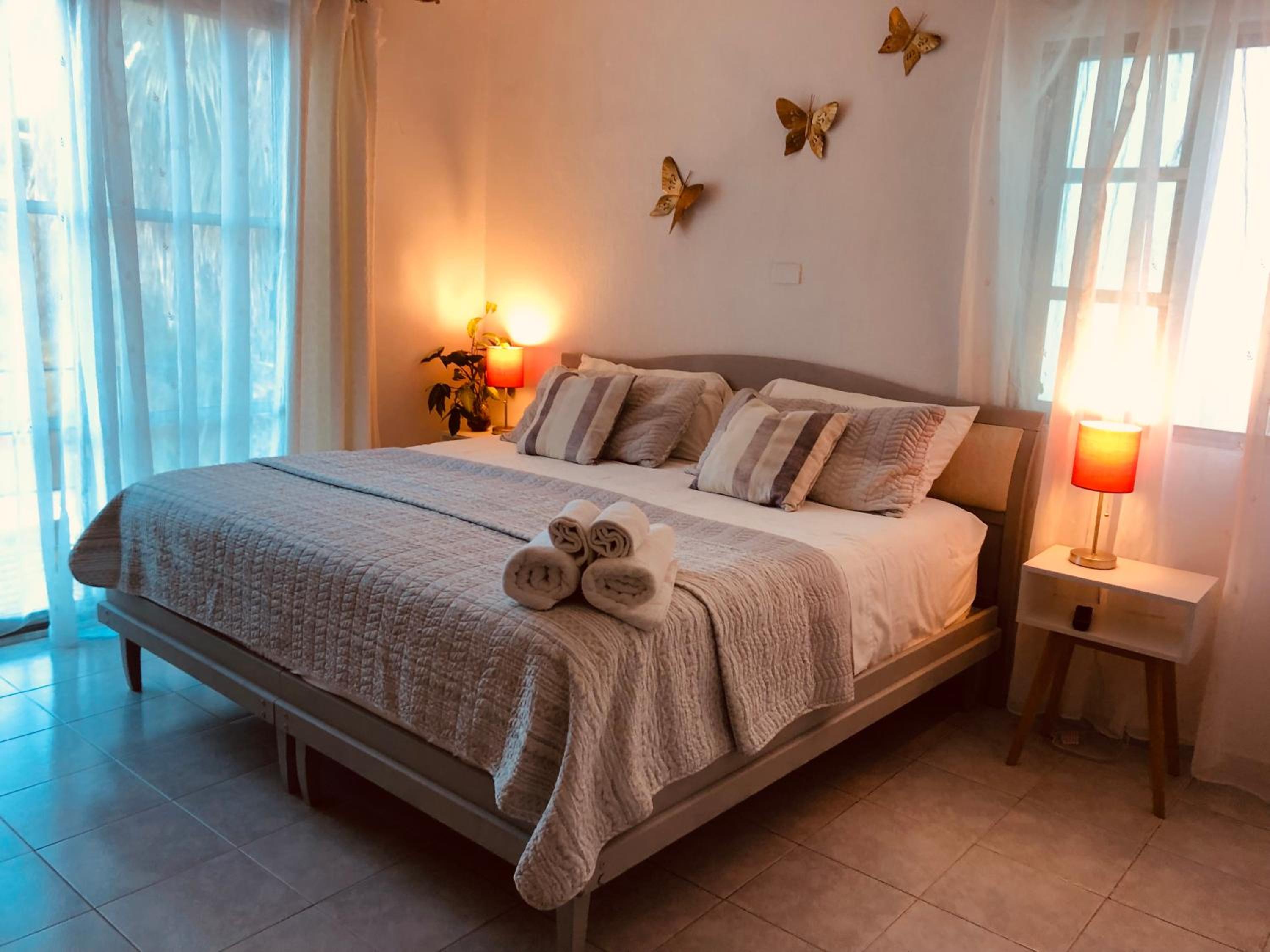Beautiful Home by the Beach - 3Bedrooms, 2.5Baths