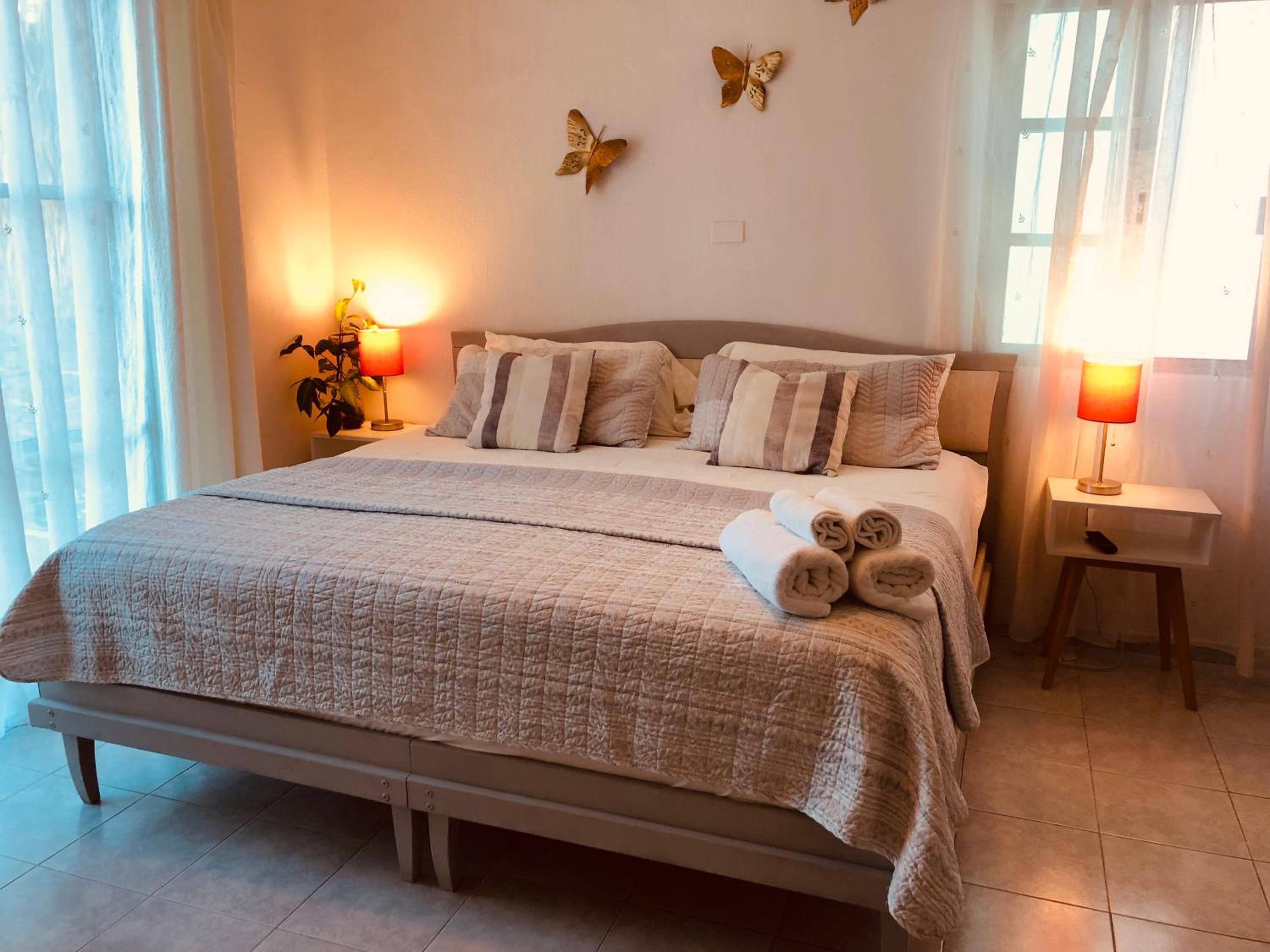 Beautiful Home by the Beach - 3Bedrooms, 2.5Baths