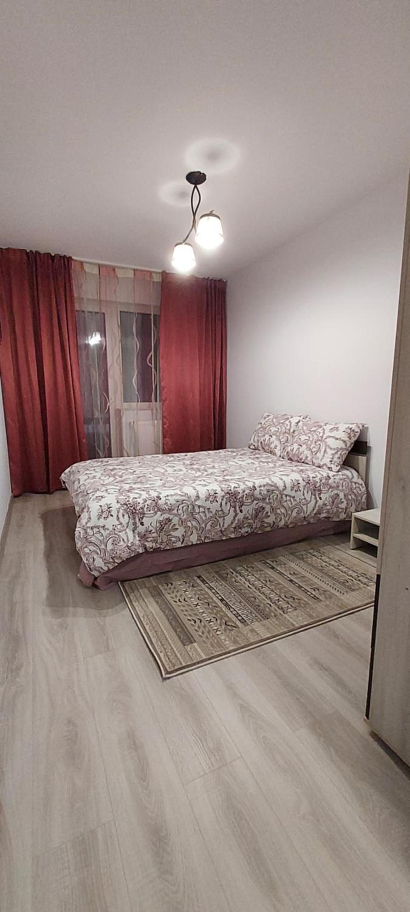 Warm Apartament Nou en Bacău — hotel room