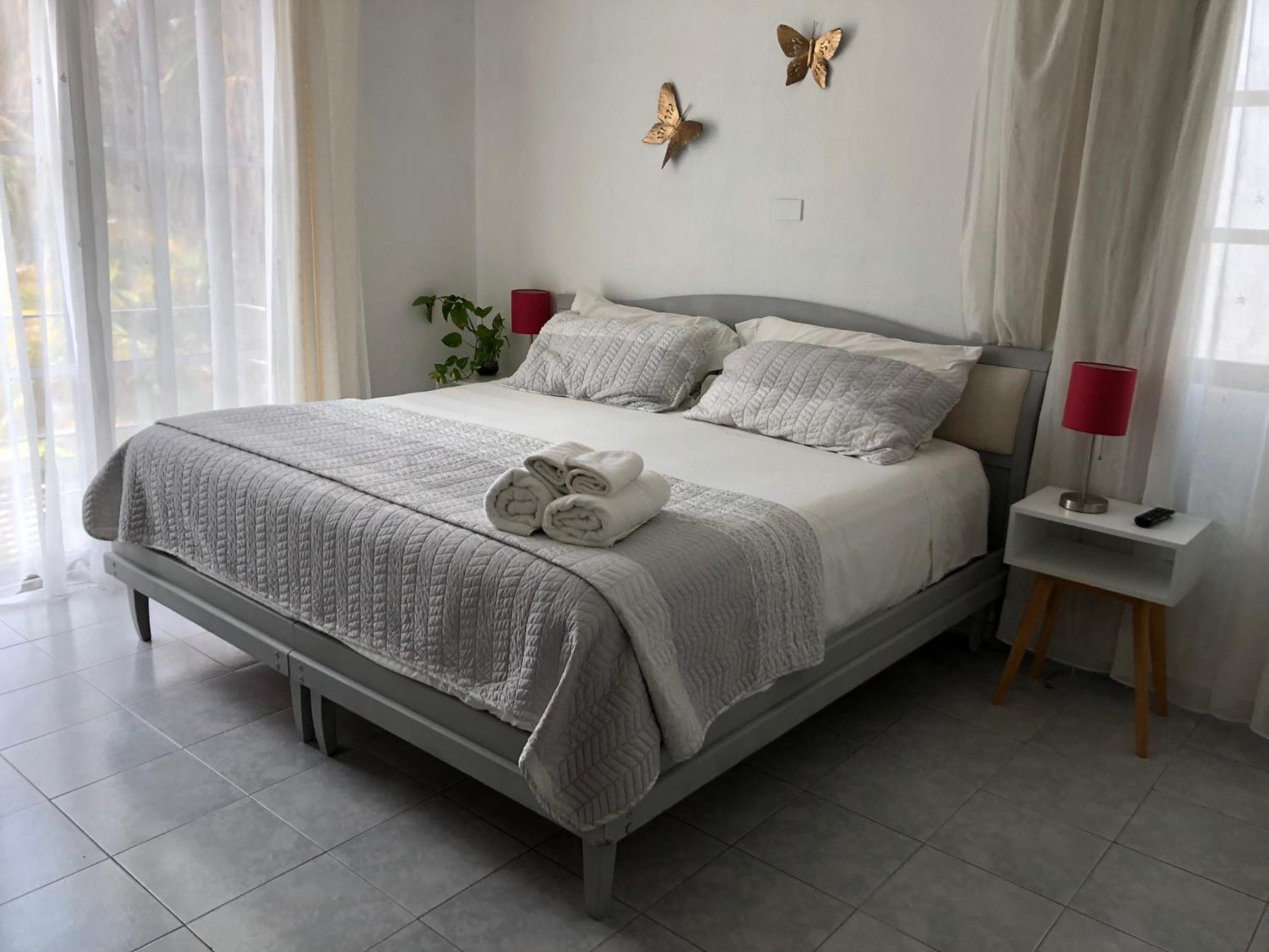 Beautiful Home by the Beach - 3Bedrooms, 2.5Baths
