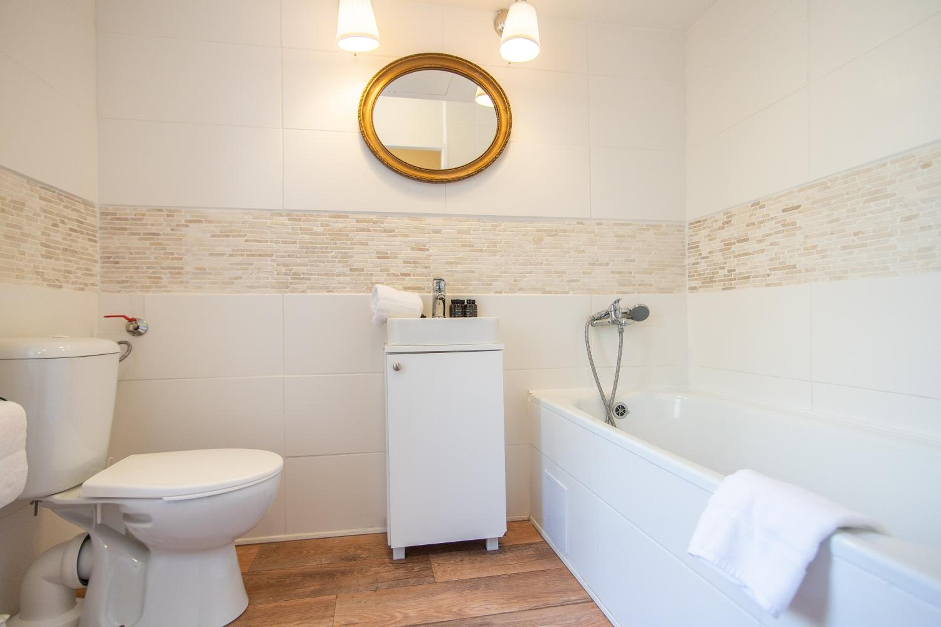 Nice room with double bed in zizkov - shared bathroom