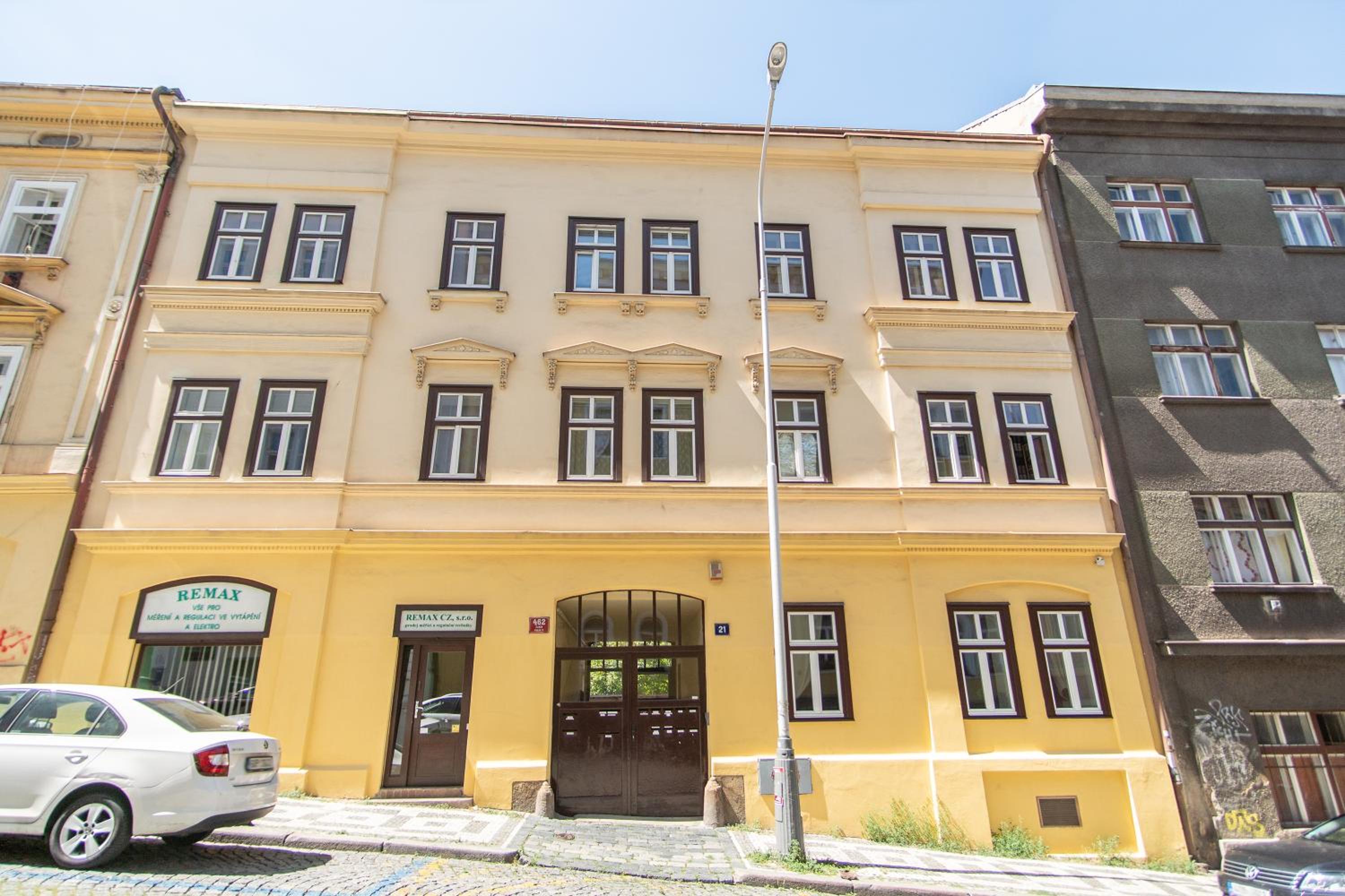Nice room with double bed in zizkov - shared bathroom