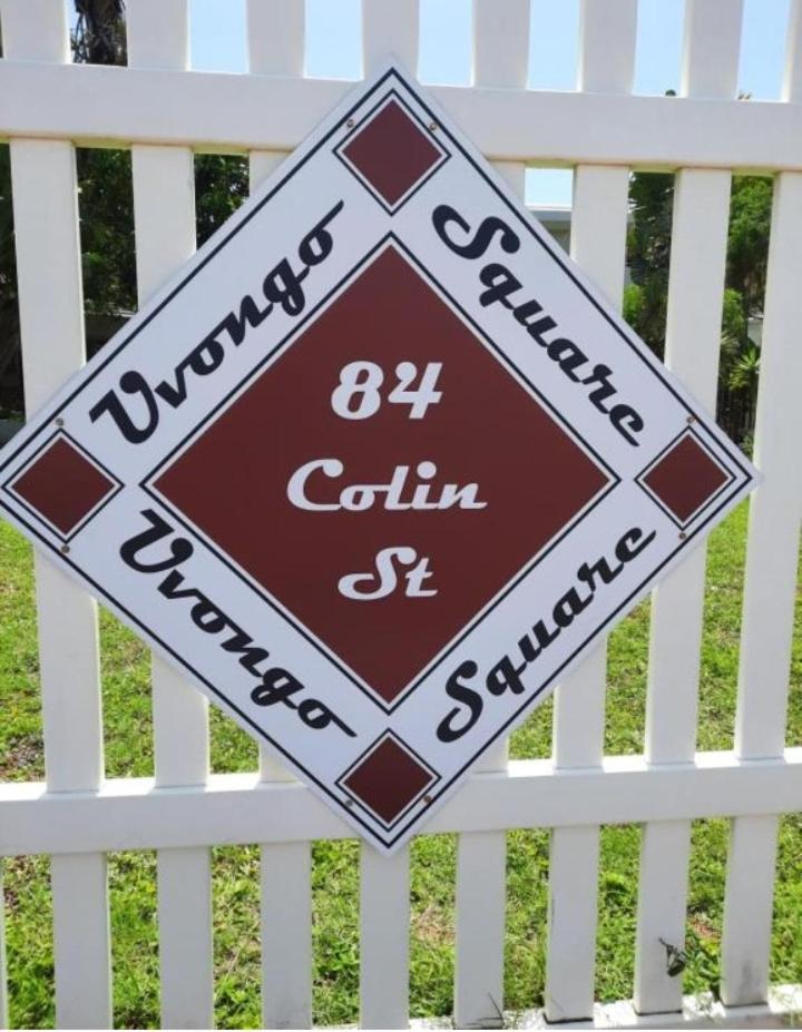 15 uvongo square holiday home