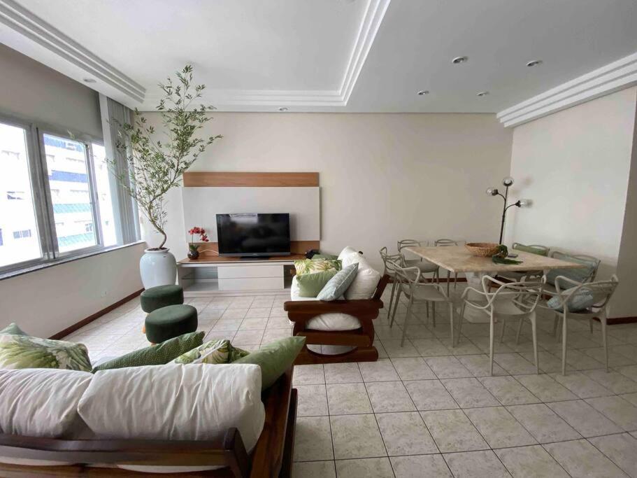 Apartamento no centro do Guarujá - Pitangueiras