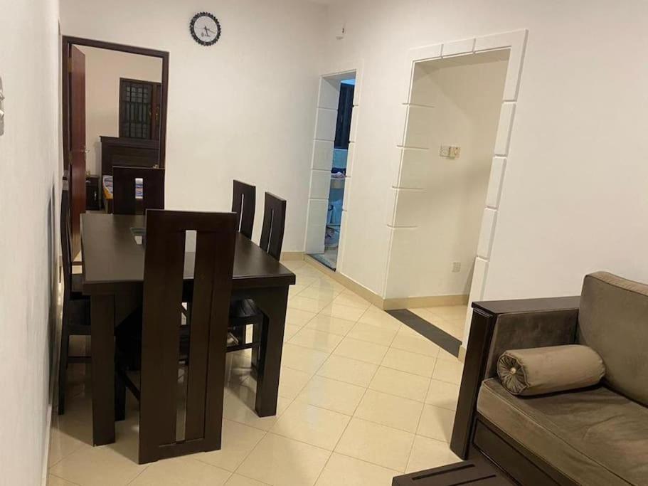 3 bedroom apartment in Colombo.