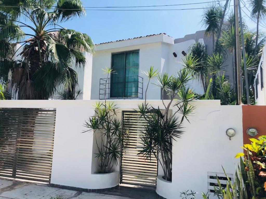 Beautiful Home by the Beach - 3Bedrooms, 2.5Baths