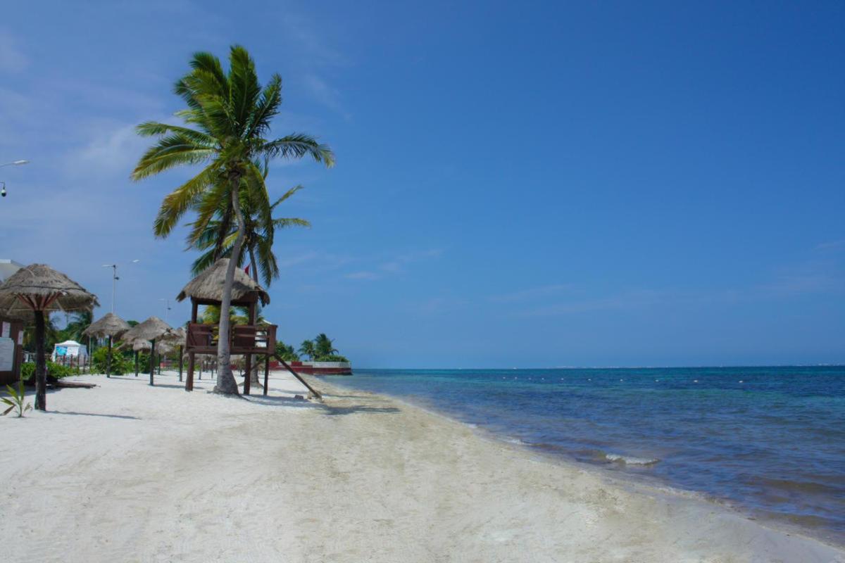 Beautiful Home by the Beach - 3Bedrooms, 2.5Baths