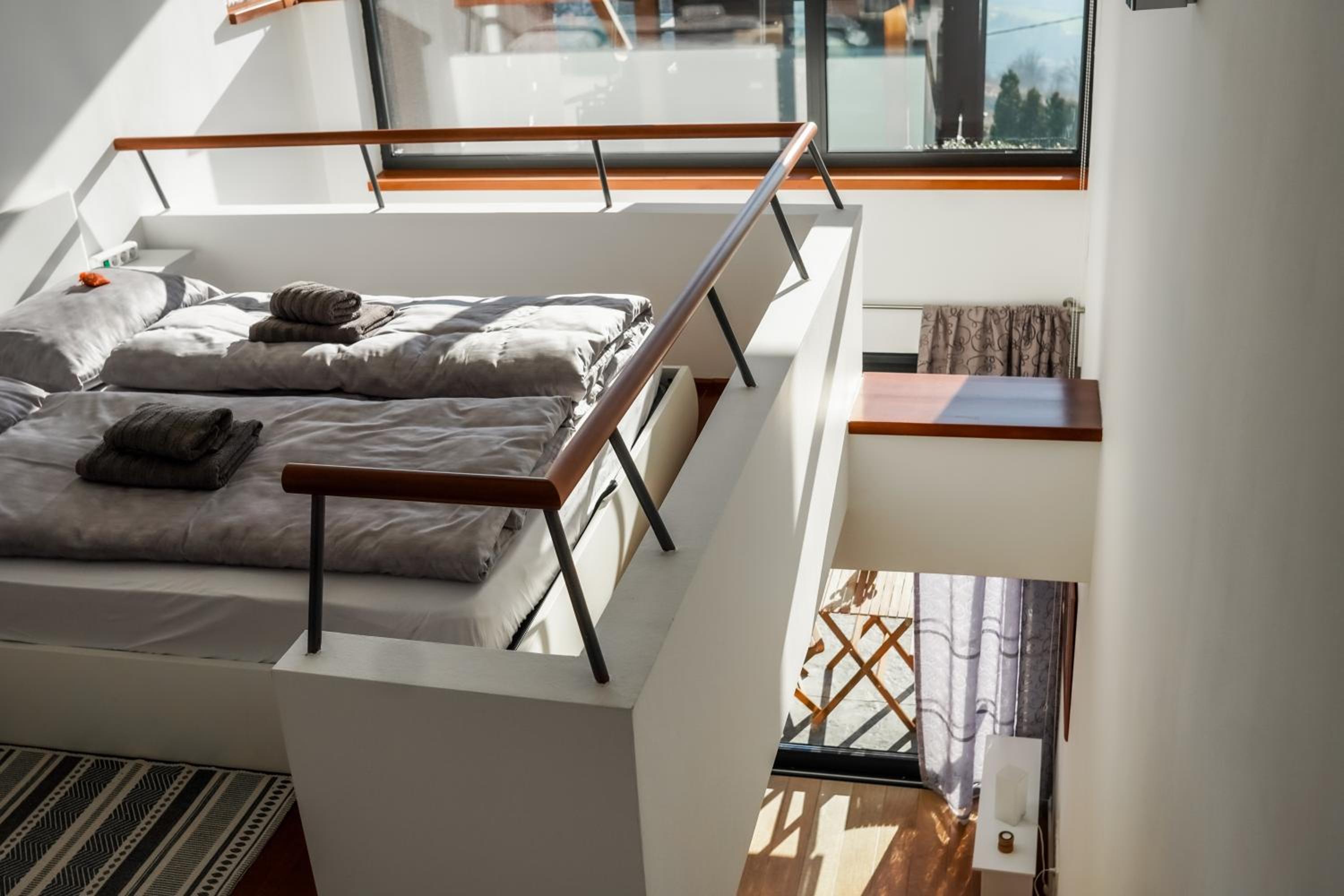 Hedona Vineyard Apartments