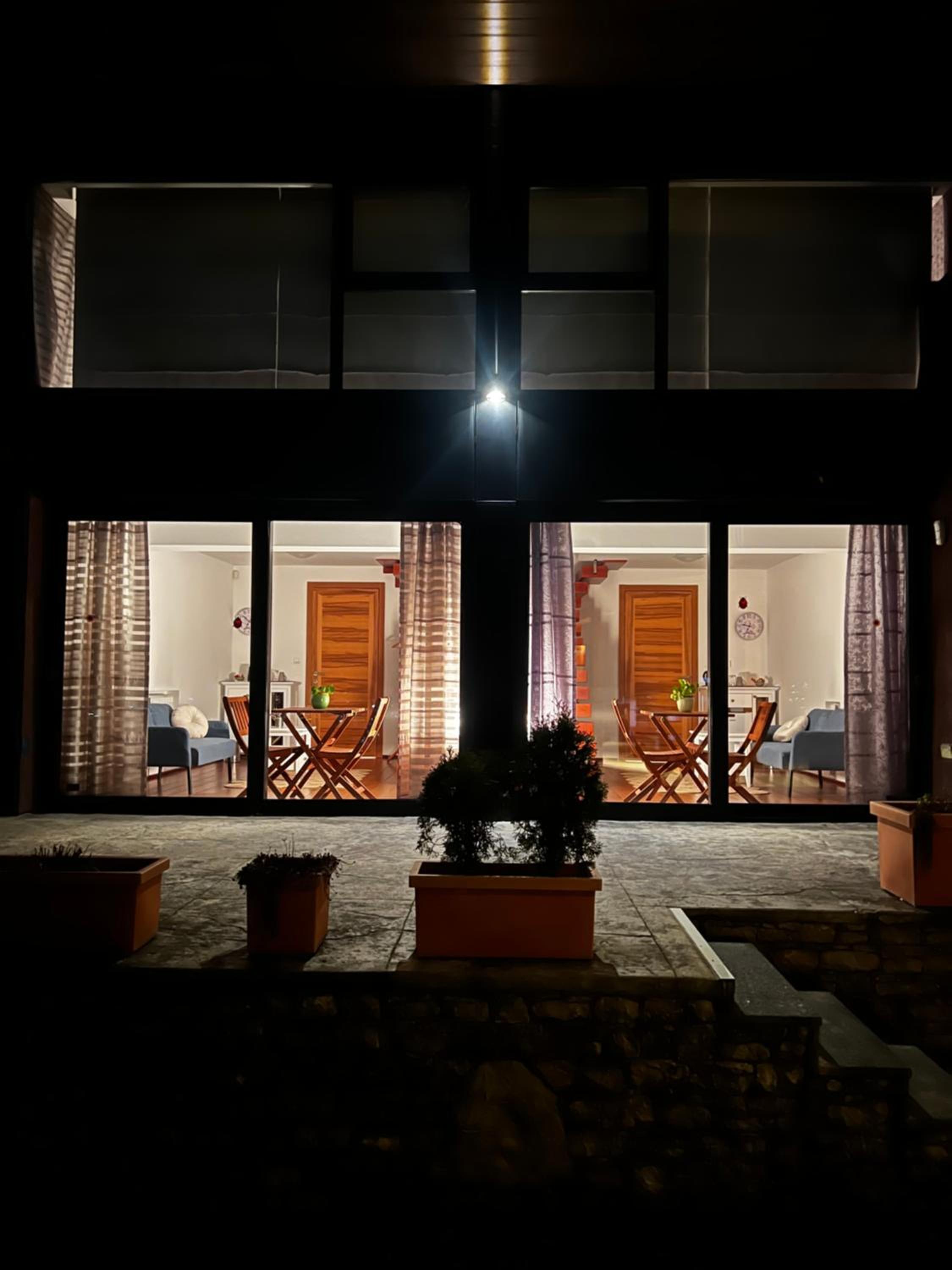 Hedona Vineyard Apartments