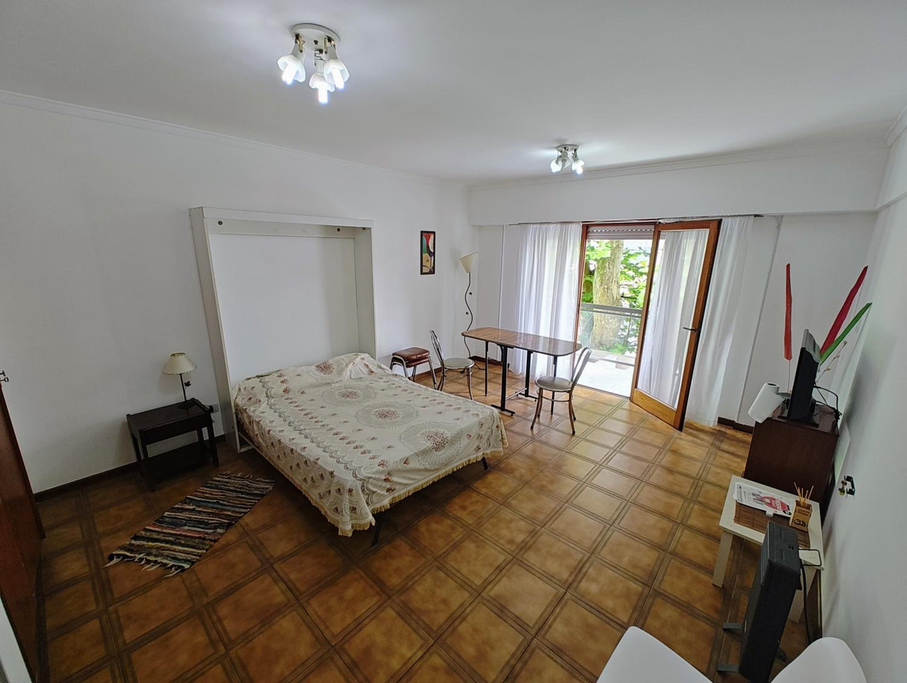 Dpto céntrico, ideal Parejas con 2 hijos
