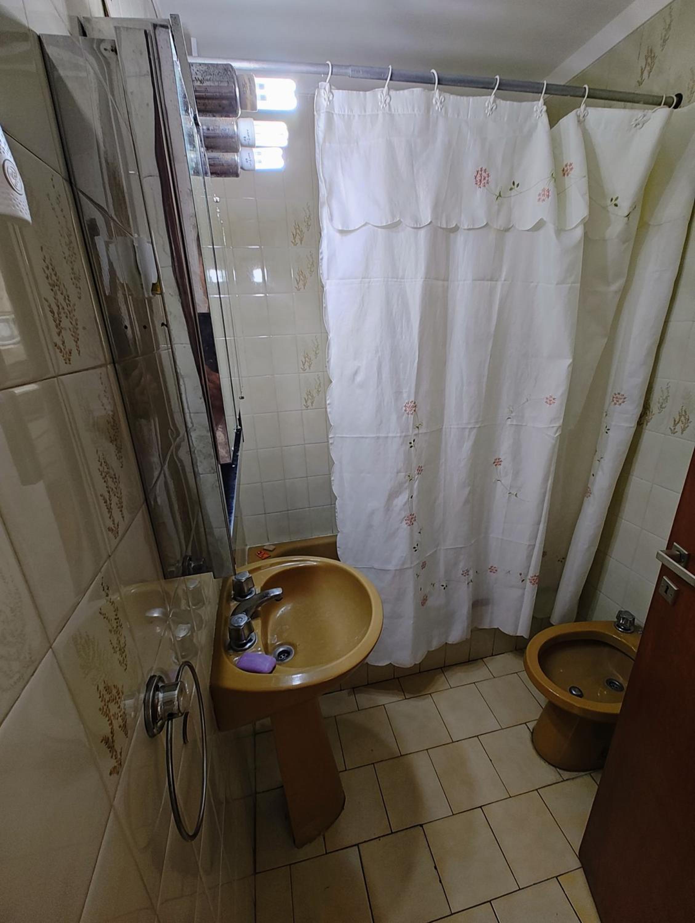 Dpto céntrico, ideal Parejas con 2 hijos