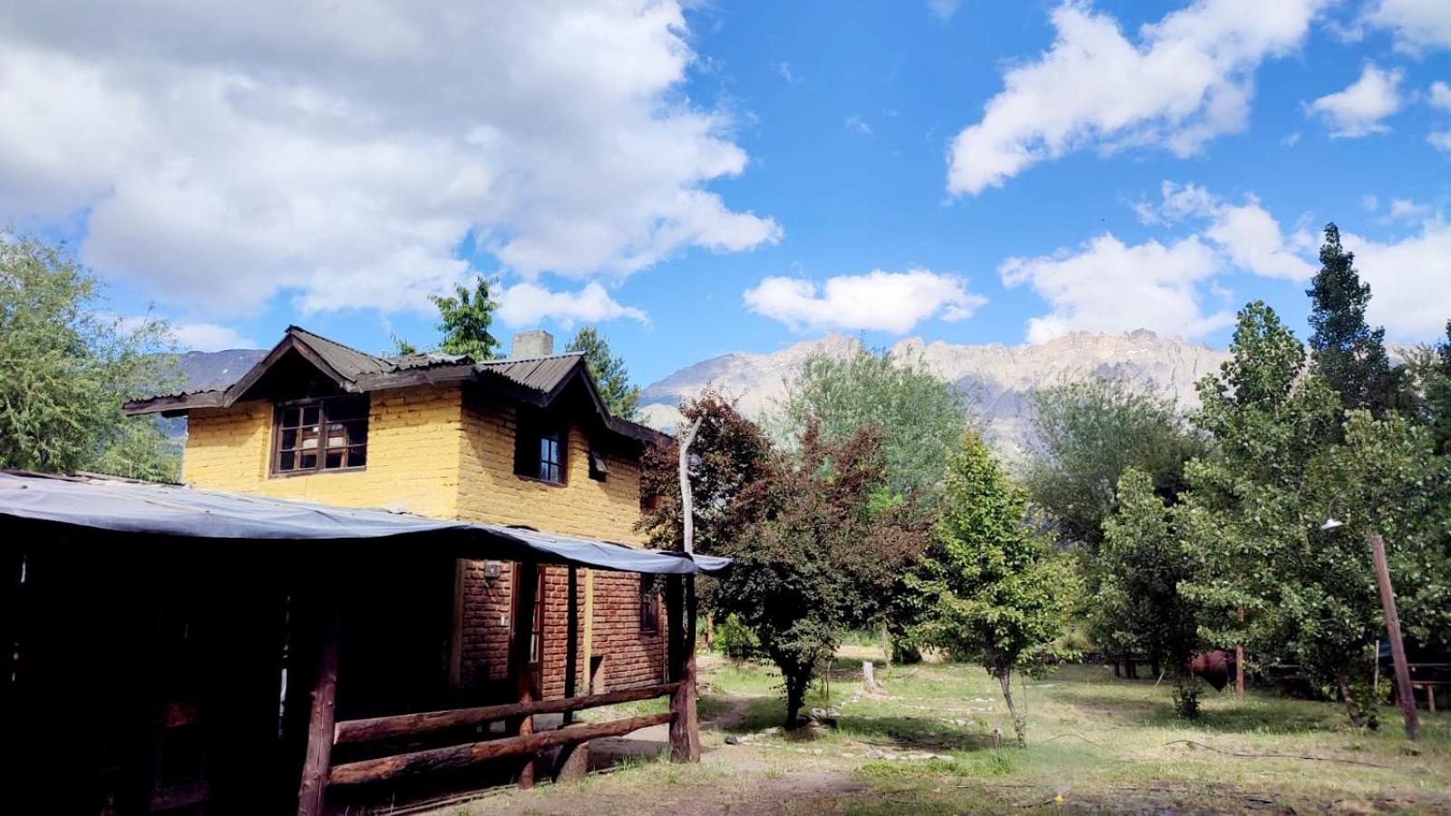 Hostel,Dormis y Camping Costa Bolsón