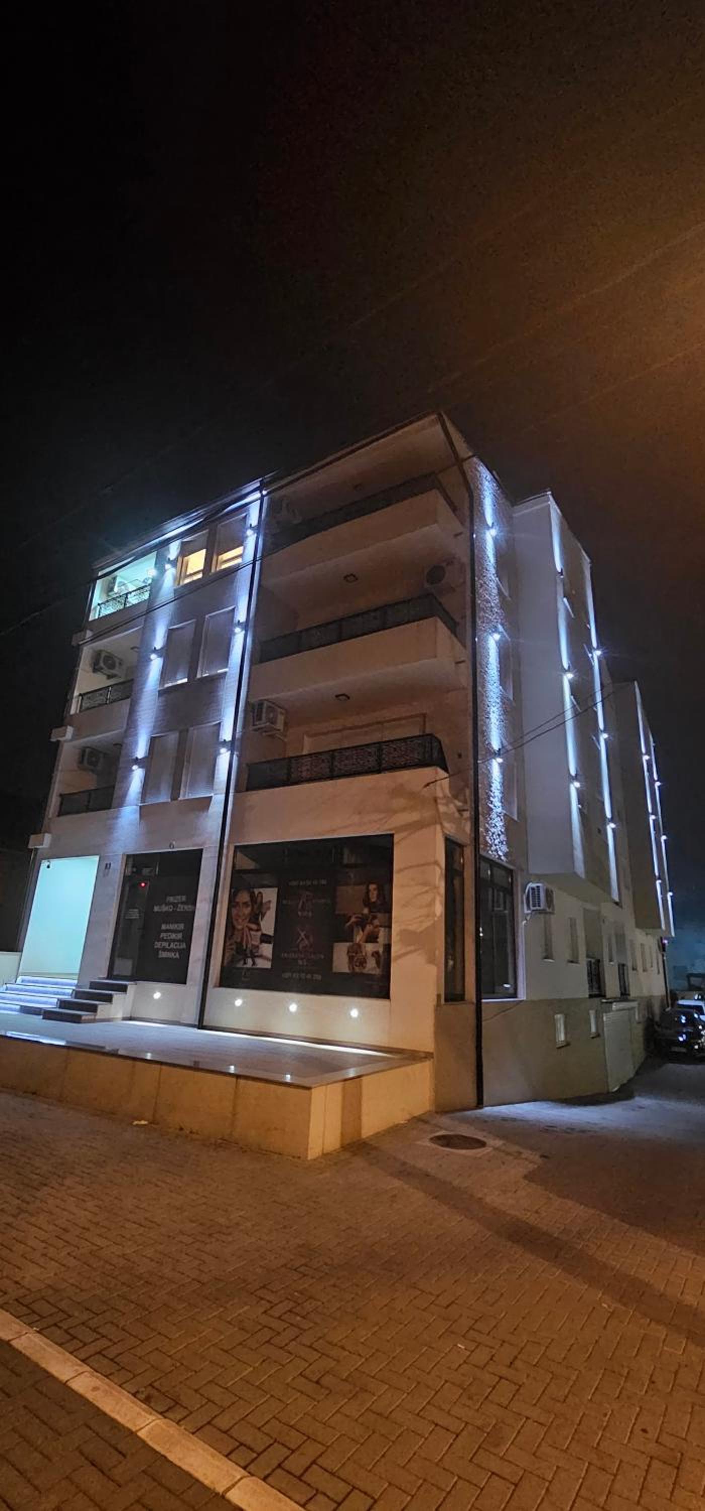 Batajnički Lux