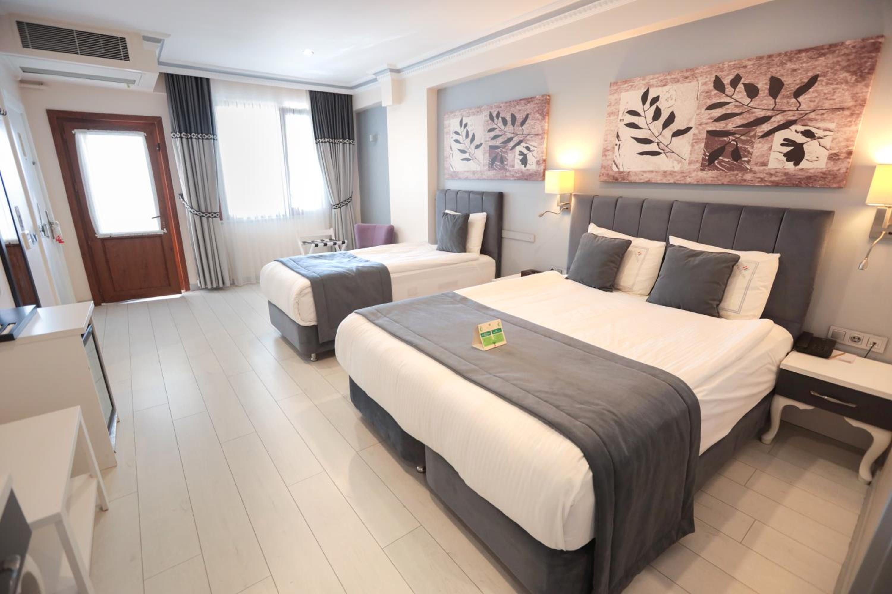 Skalion Hotel