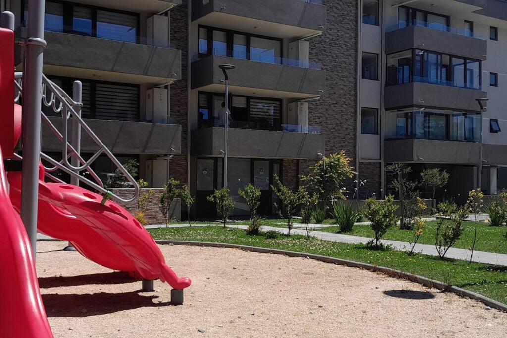 Dpto. nuevo una cuadra del lago.