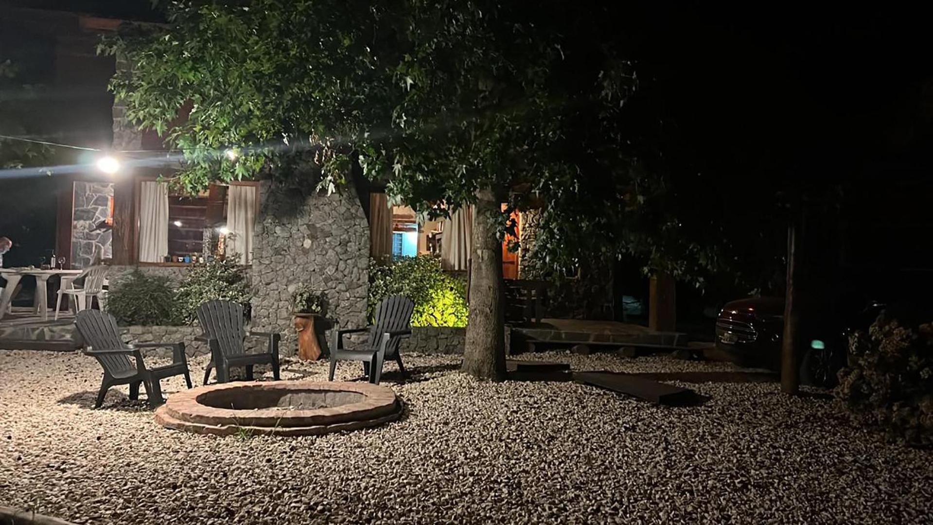 Cabaña en el Bosque Peralta Ramos, Mar del Plata, 4/5 huespedes.