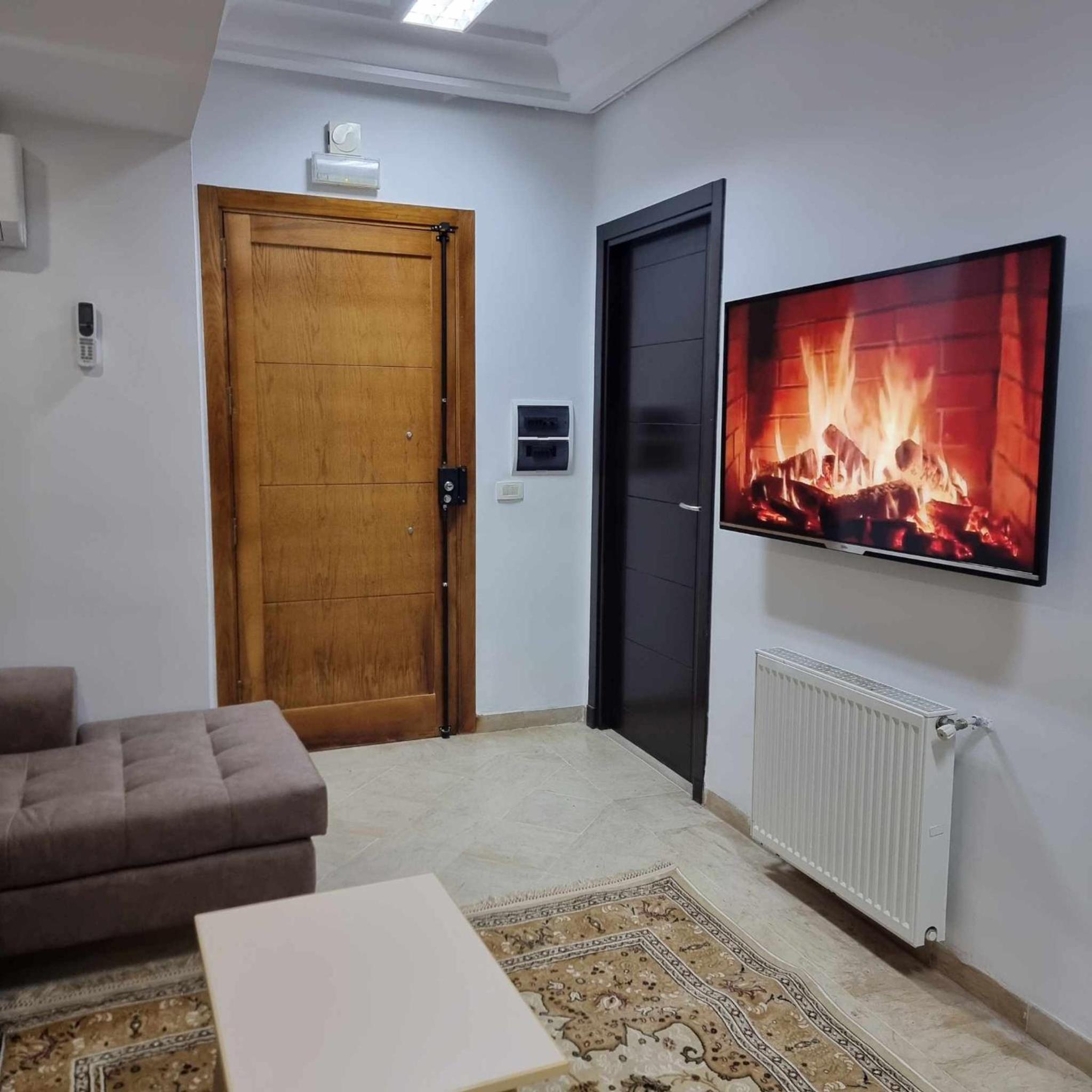 Spacious Apartment Ennasr 2 view 5