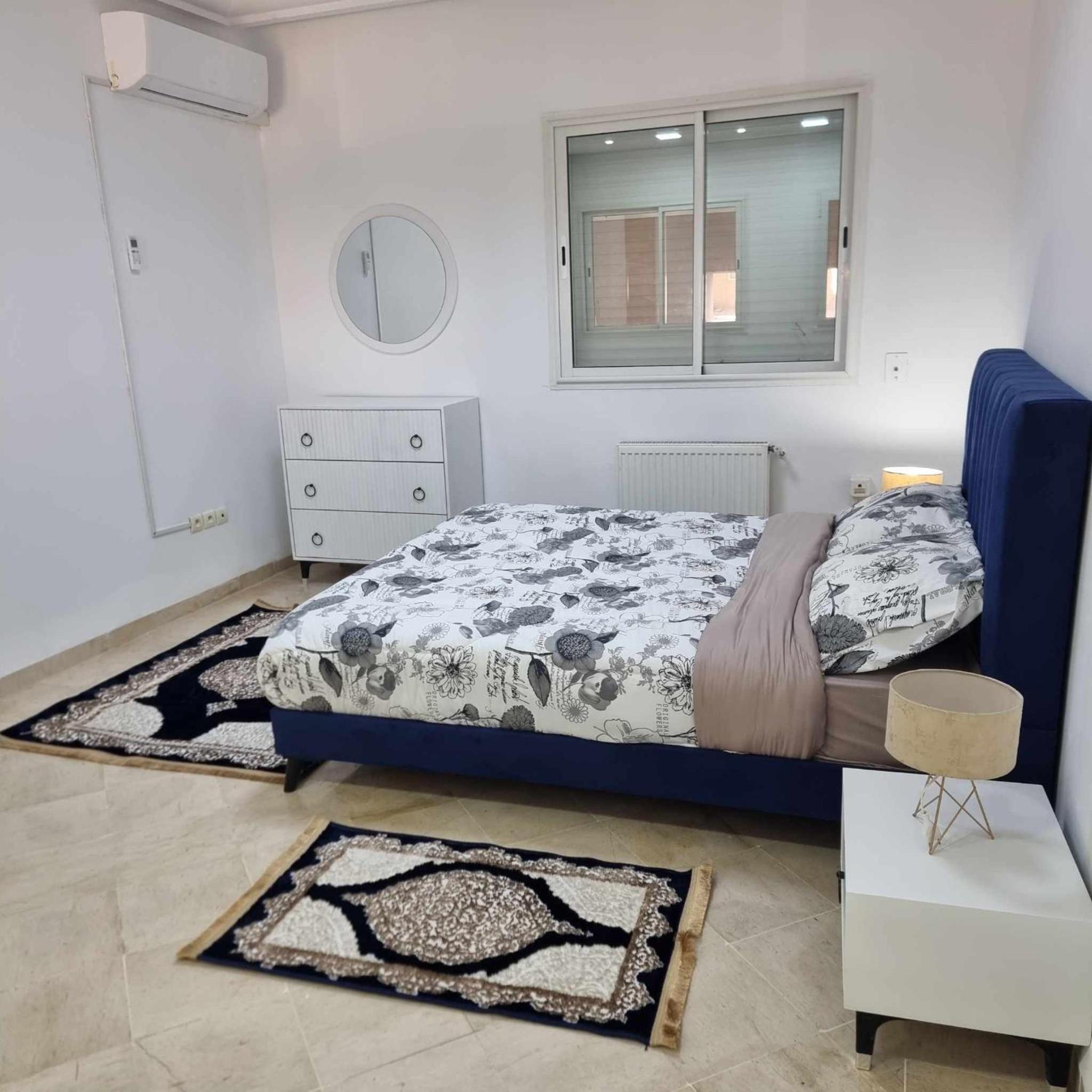 Spacious Apartment Ennasr 2 view 3