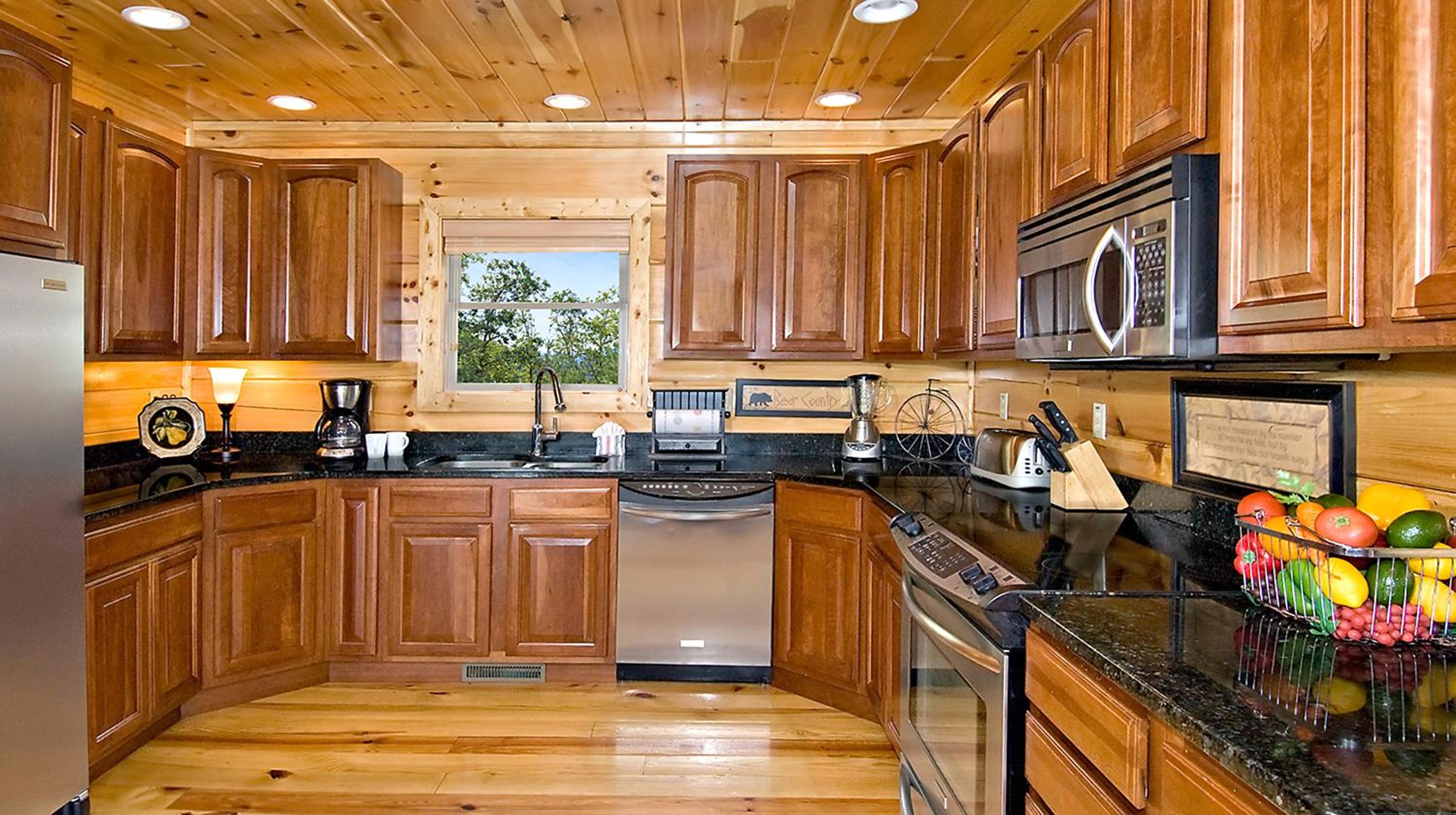 Bashful Bear: 6bdrm 6bath, Specials, Free Tickets, Elevator, Amazing View, Hot Tub, Gameroom view 5