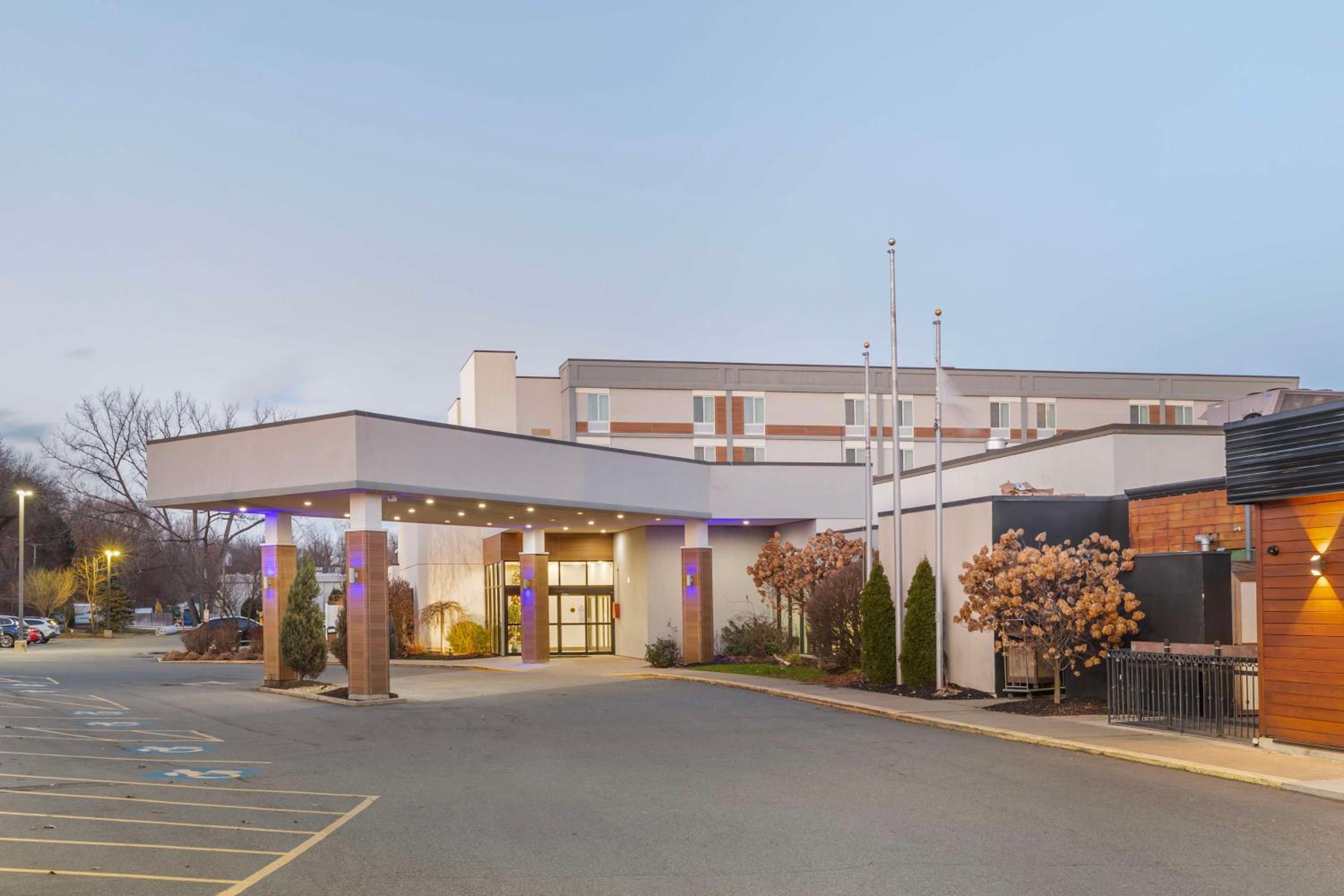 Hotel Best Western Plus New Englander - Image 1