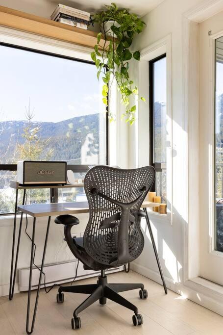 Amazing Views 2 BR/2 BA Ski In Ski Out Condo