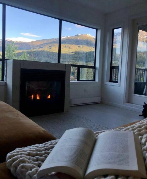 Amazing Views 2 BR/2 BA Ski In Ski Out Condo