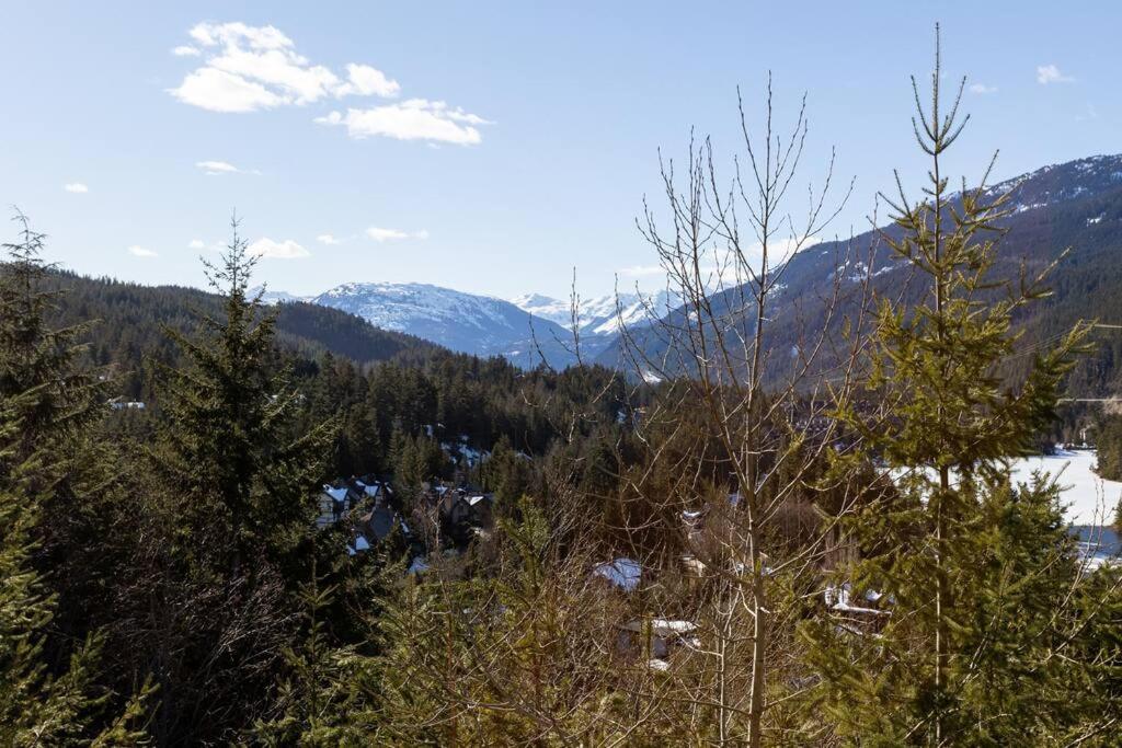 Amazing Views 2 BR/2 BA Ski In Ski Out Condo