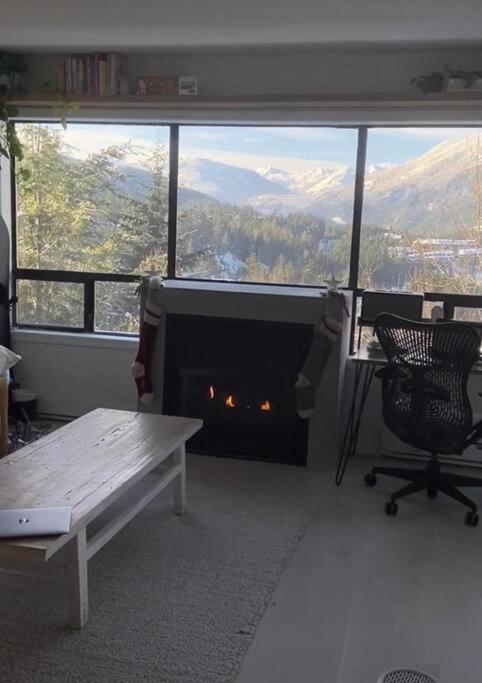 Amazing Views 2 BR/2 BA Ski In Ski Out Condo