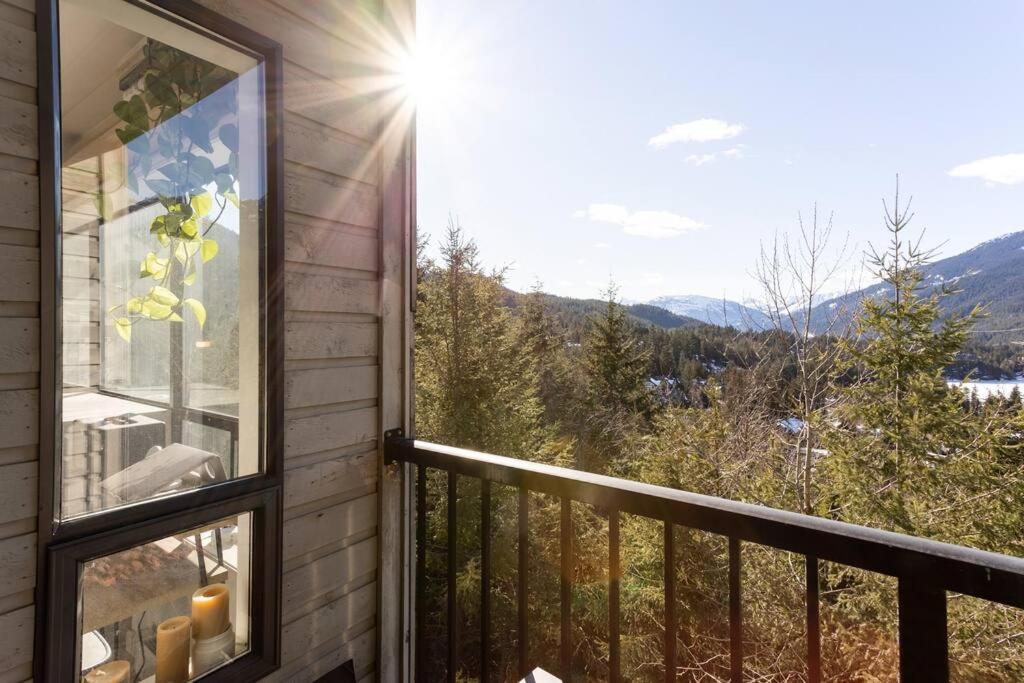 Amazing Views 2 BR/2 BA Ski In Ski Out Condo