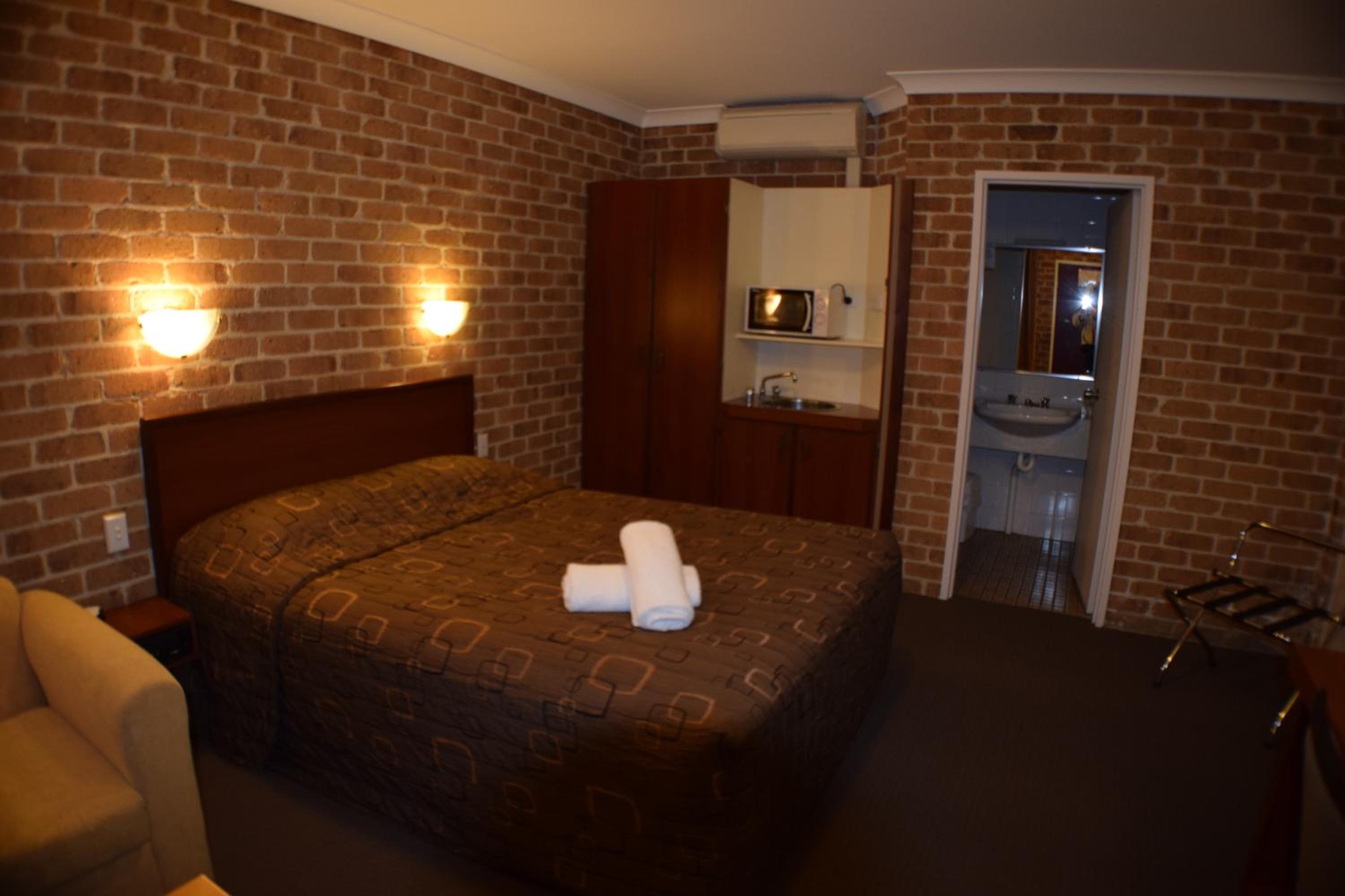 Acacia Motor Inn