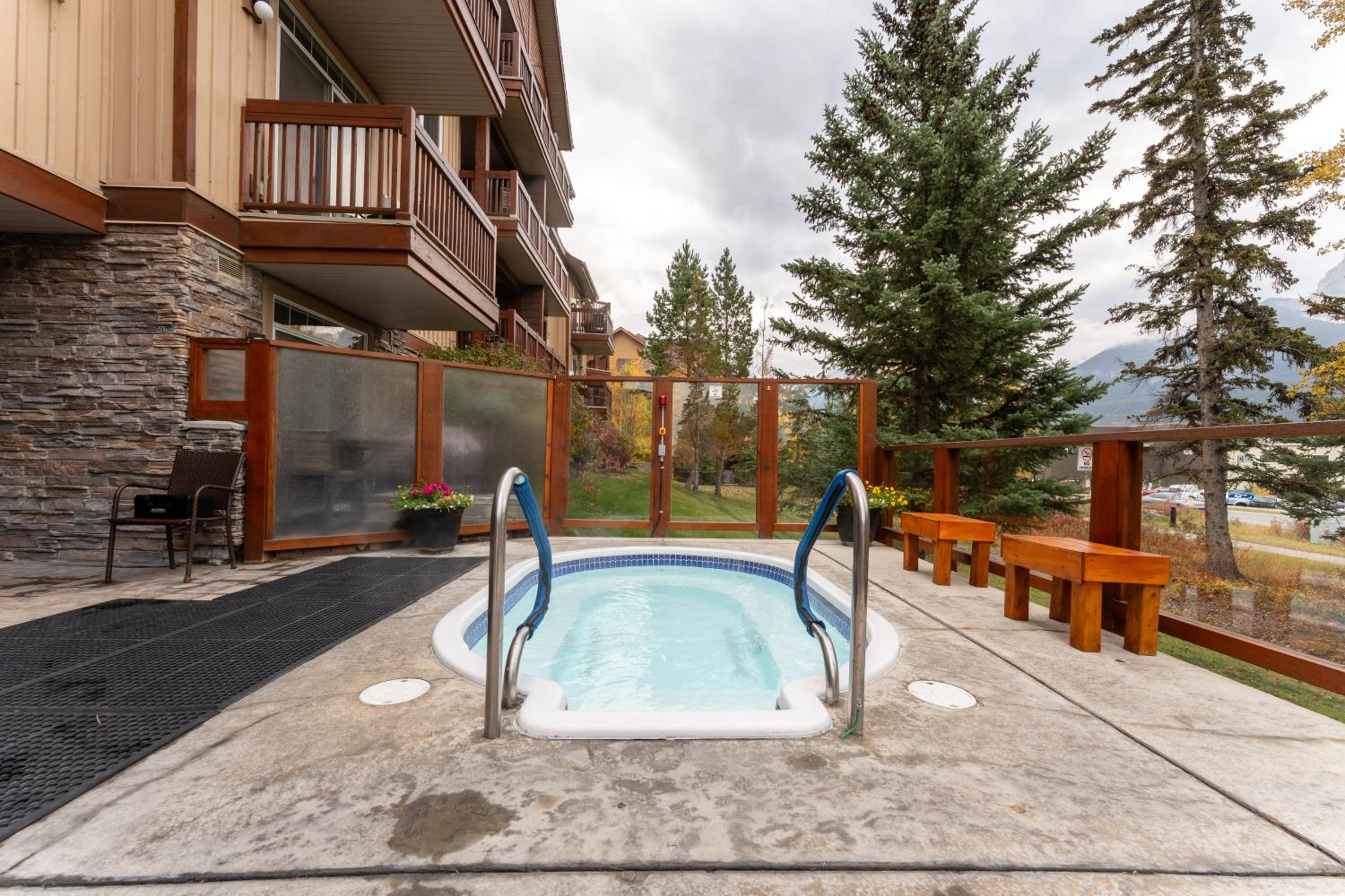 Hotel Fenwick Vacation Rentals - Splendid 1 Bdrm Mountain Condo!hot Tub!park Pass!