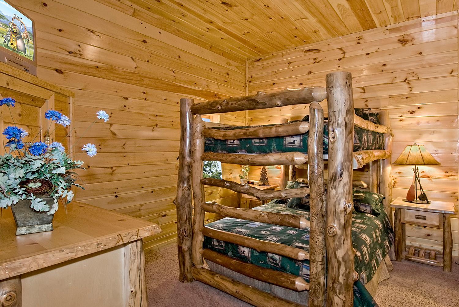Elegant Elk, 6bdrm 6bath, Specials, Free Tickets, Elevator, Amazing View, Hot Tub, Gameroom view 4