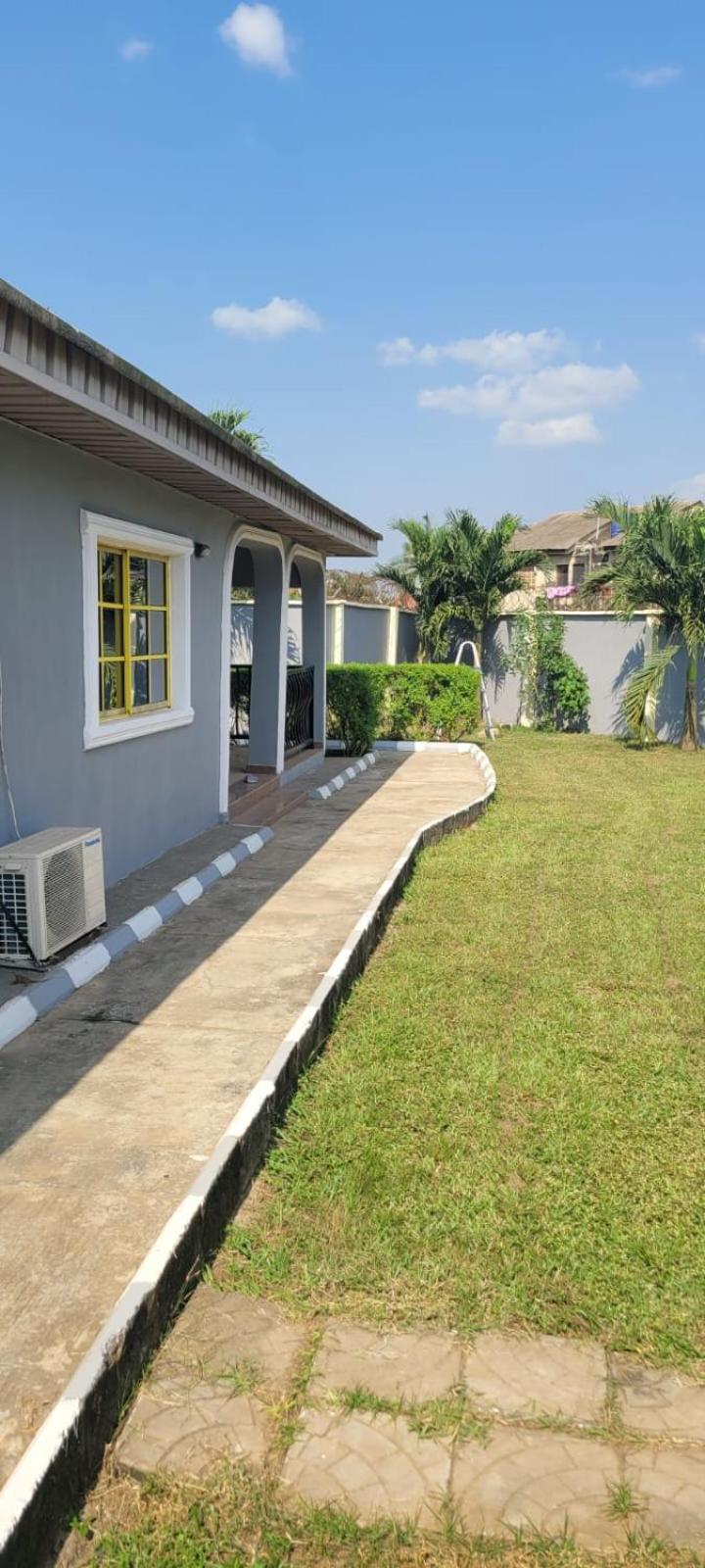 THE PALMS VILLA GRA Sagamu