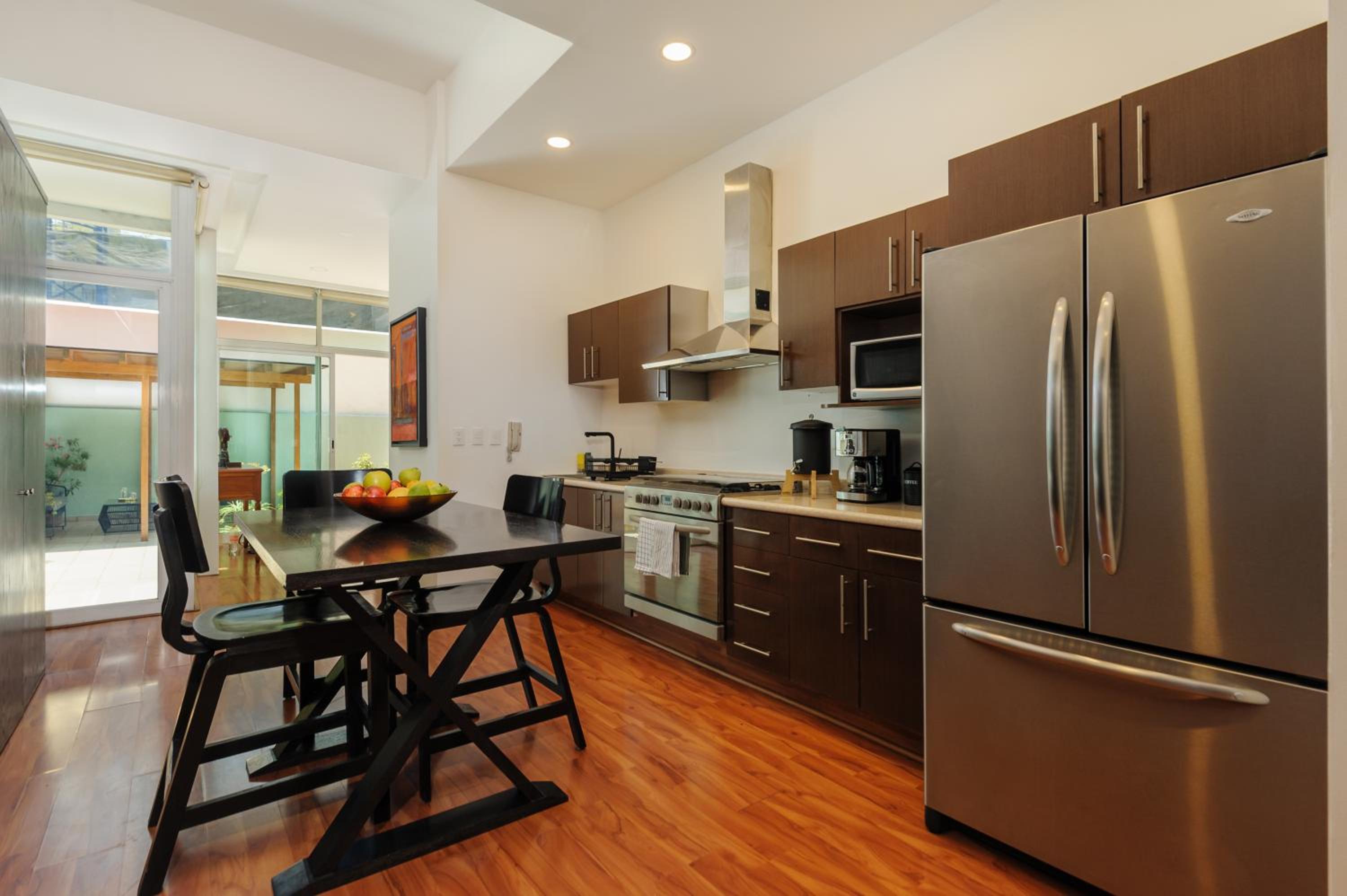 New! Stunning garden house 2 bdr Apt photo 4