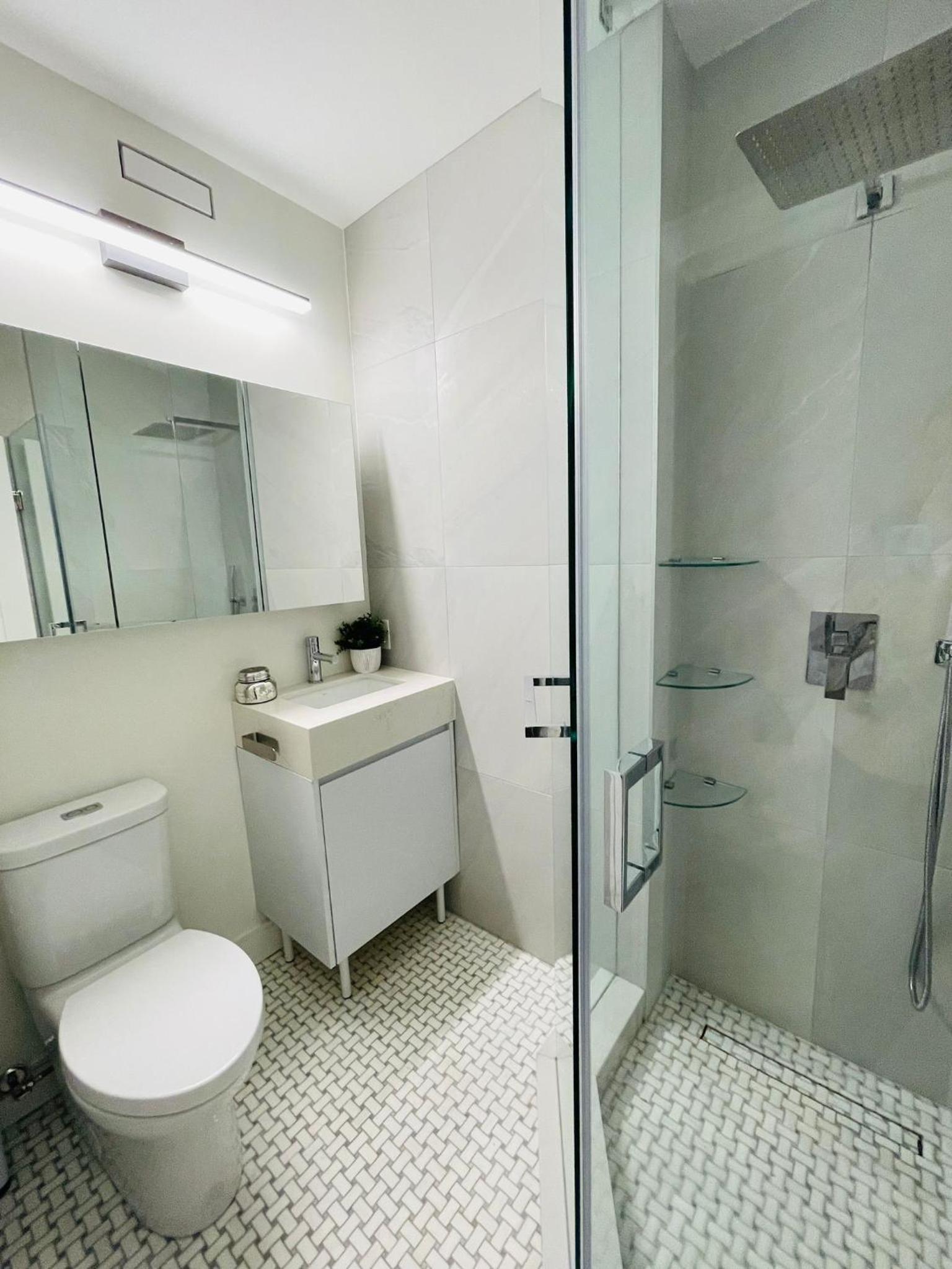 Urban 2-bed apartment in the Beaches