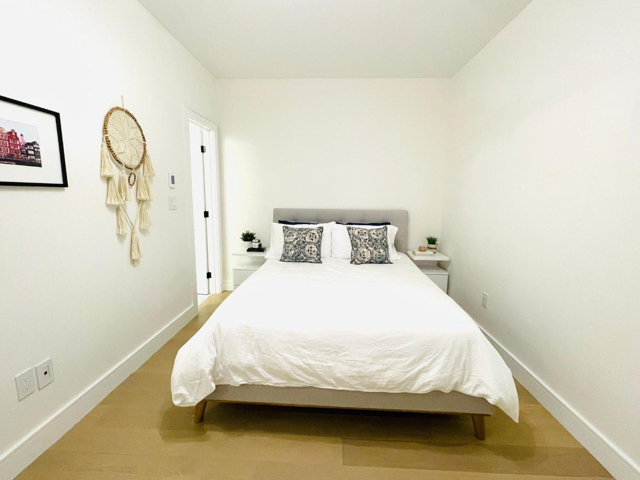 Urban 2-bed apartment in the Beaches