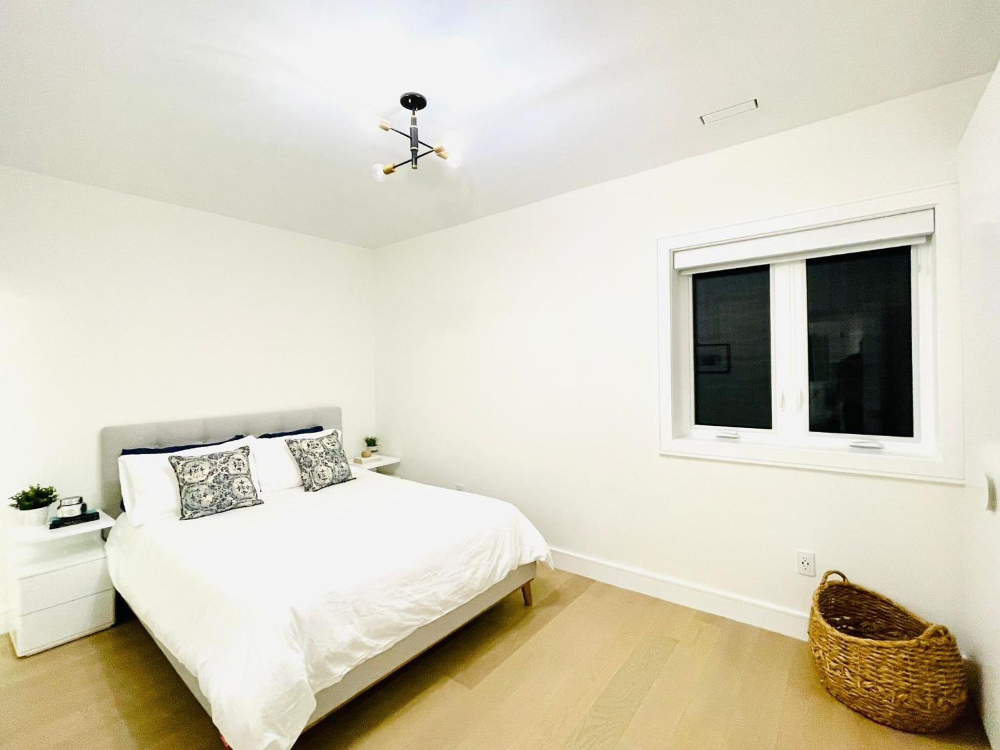 Urban 2-bed apartment in the Beaches