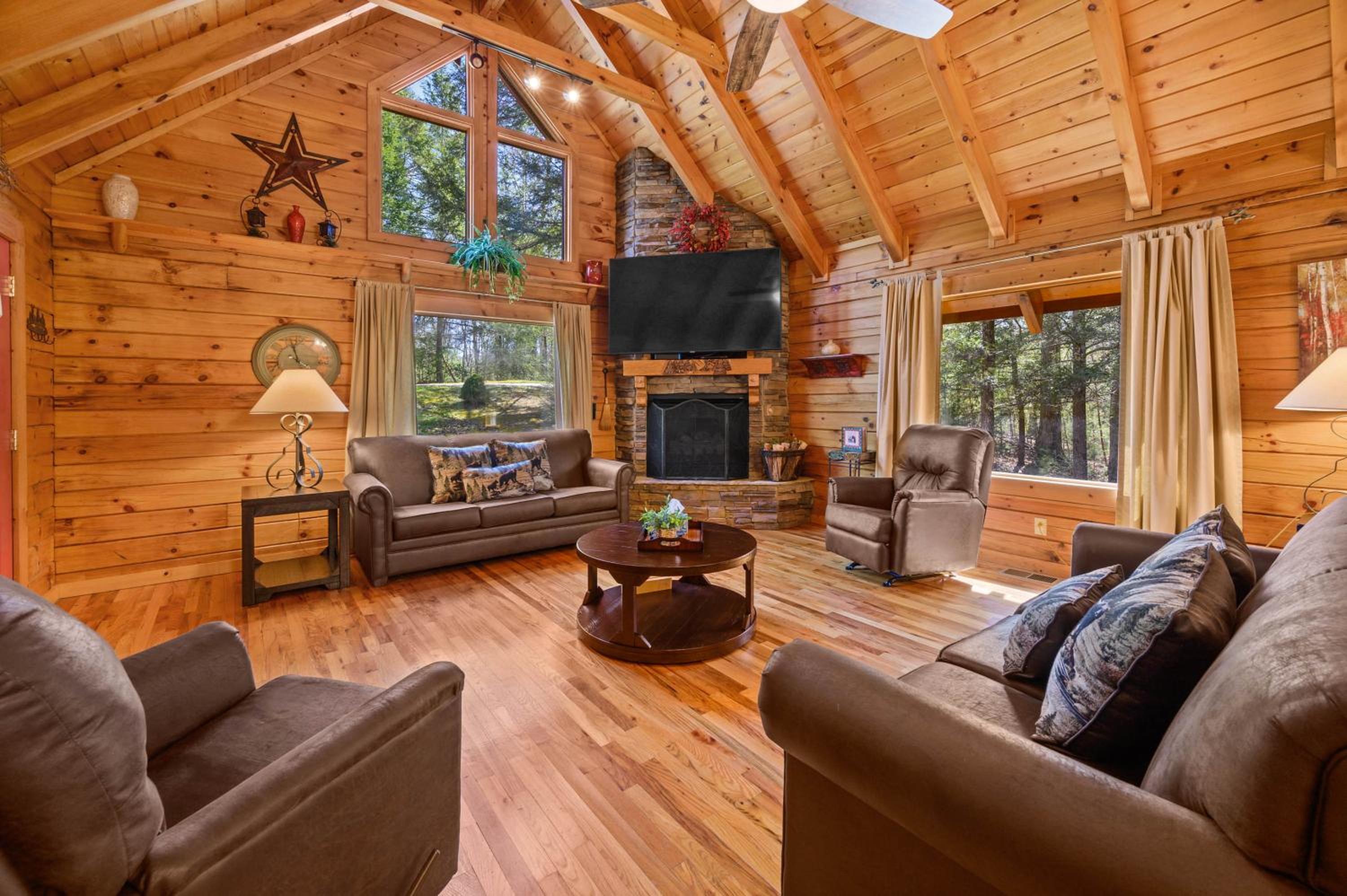 Valley Dream:3 bdrm 3bath, Specials, Free Tickets, One level(no stairs) view 3