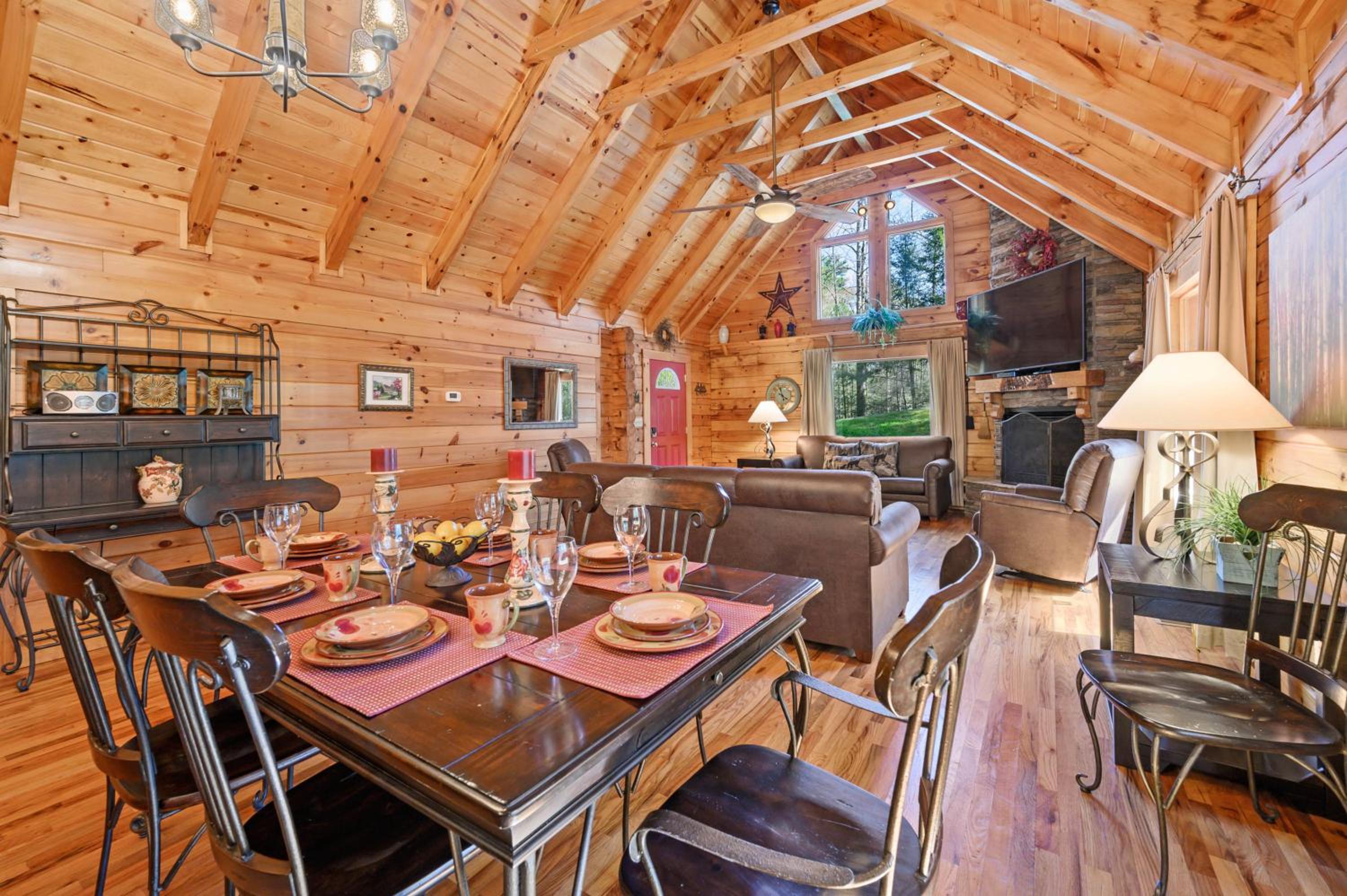 Valley Dream:3 bdrm 3bath, Specials, Free Tickets, One level(no stairs) view 4