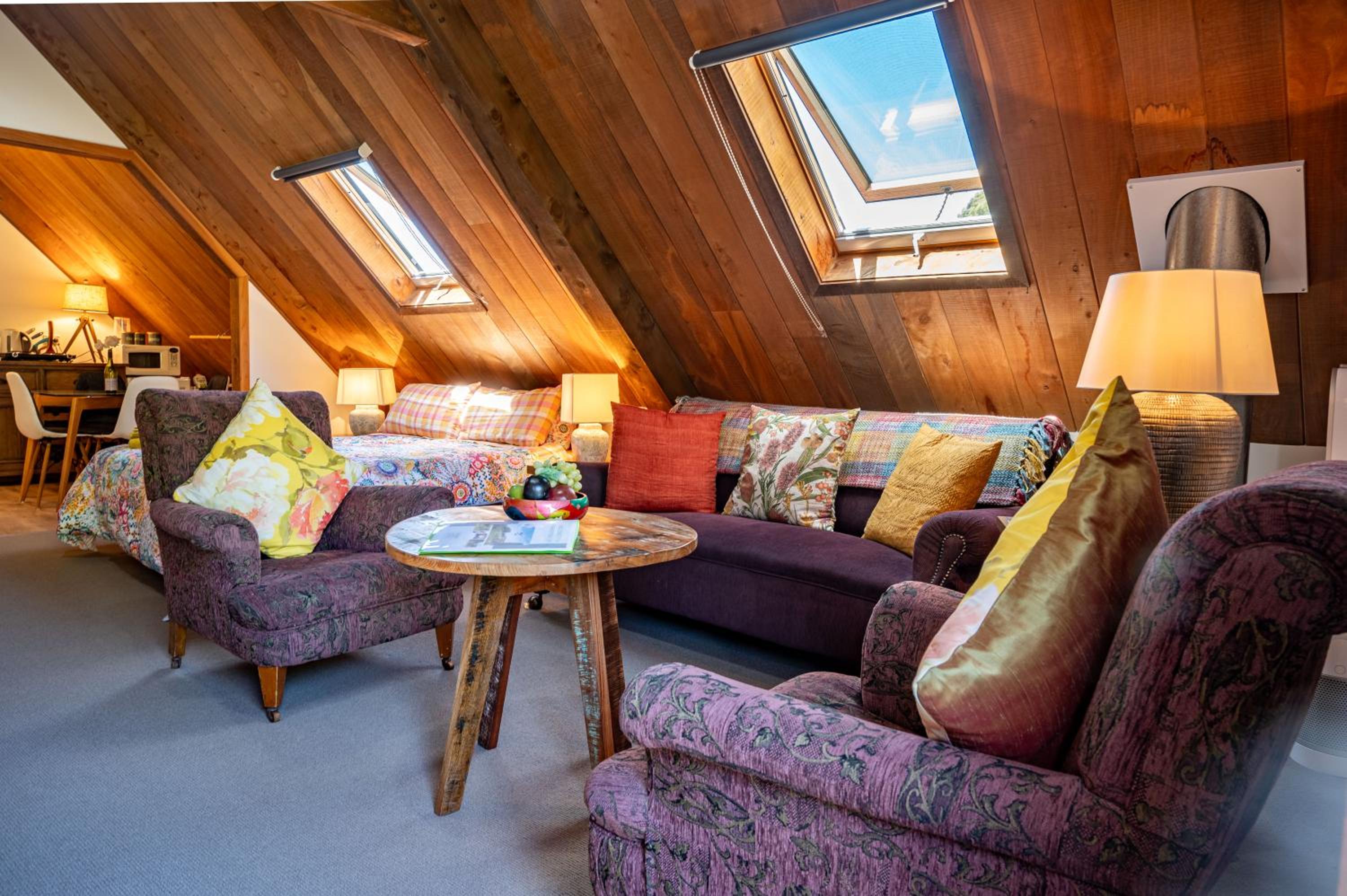 French Peak Loft - French Farm Holiday Home view 5