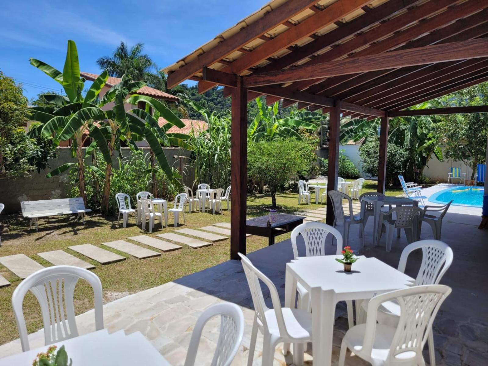 Casa com piscina e churrasqueira!