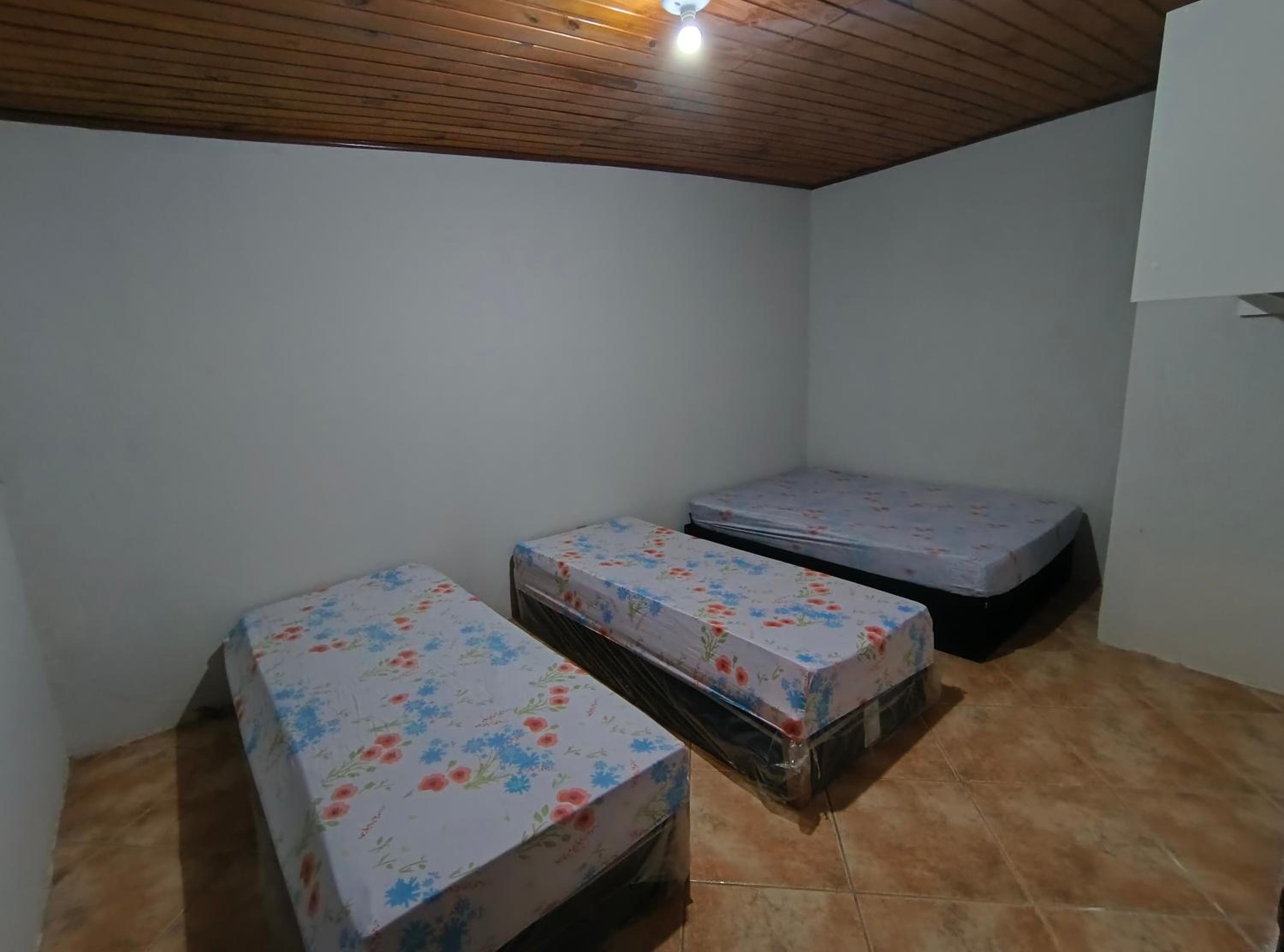 Casa de Praia Completa em Cabo Frio 04 para até 5 Pessoas