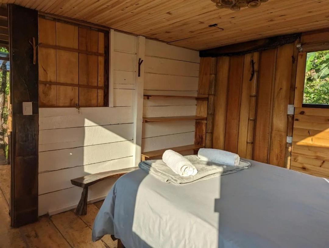 Habitación Colibrí, Pijao, Finca Flora del Río
